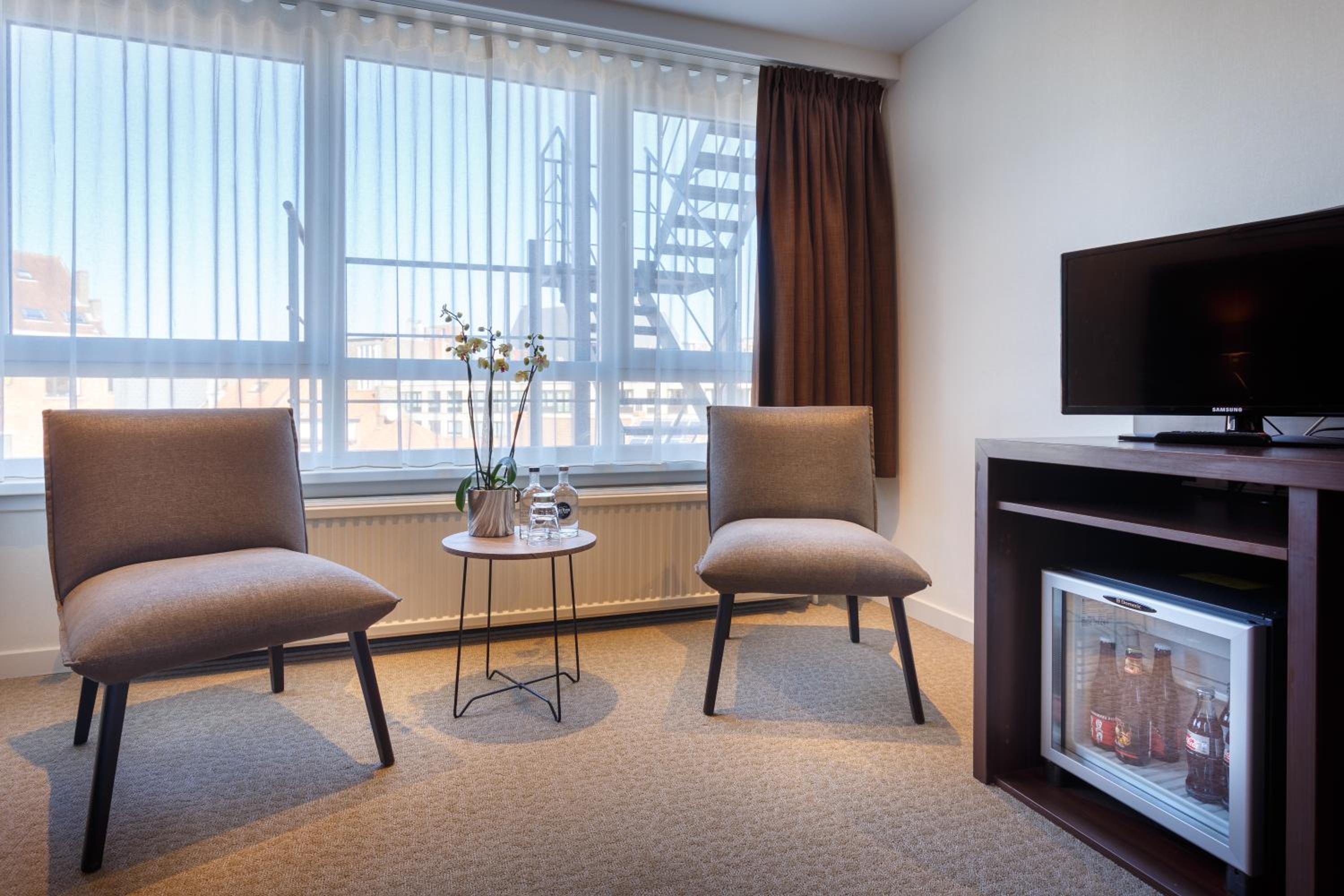 Standard Twin Room - Photo 4