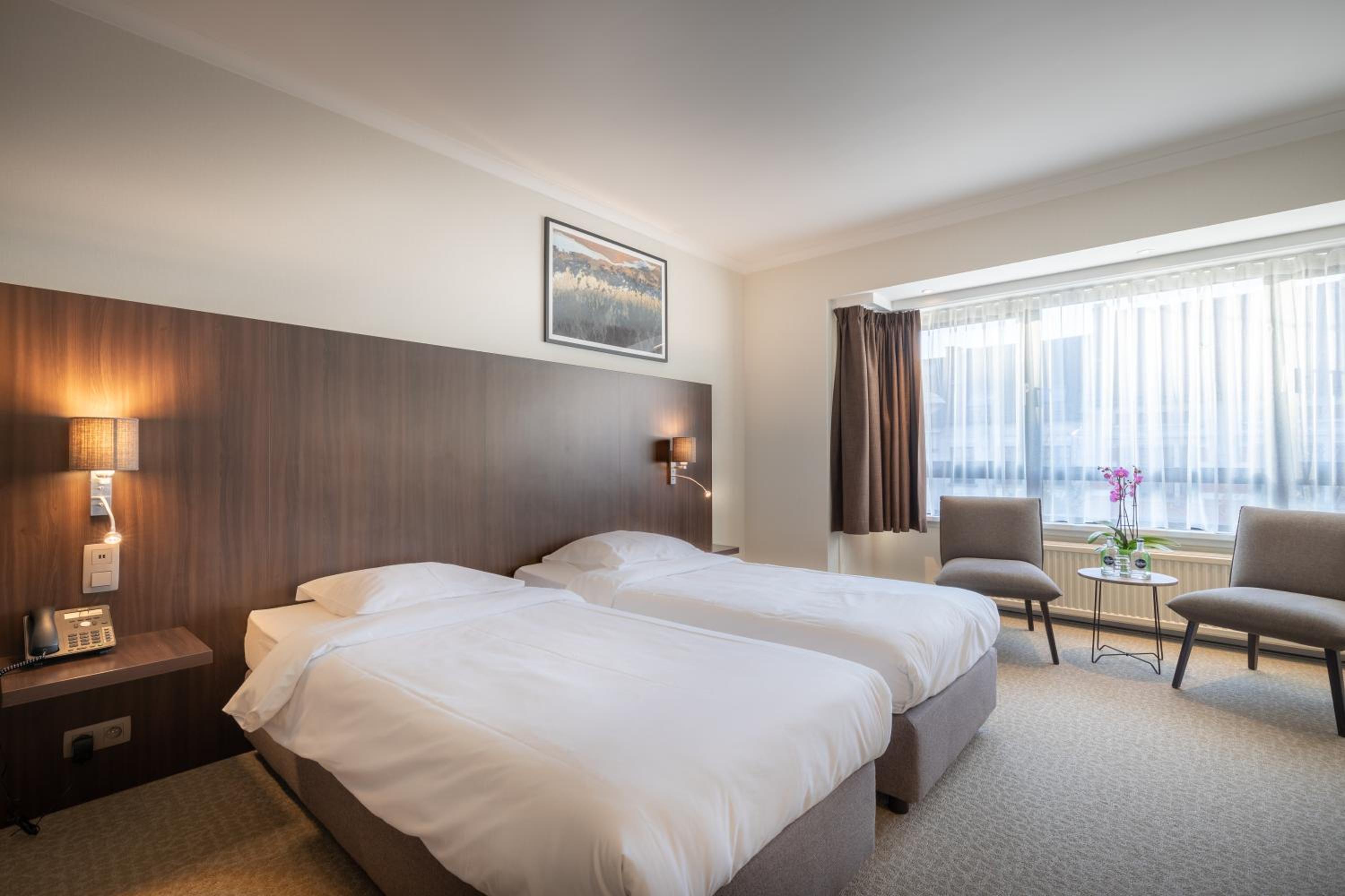 Standard Twin Room - Photo 1