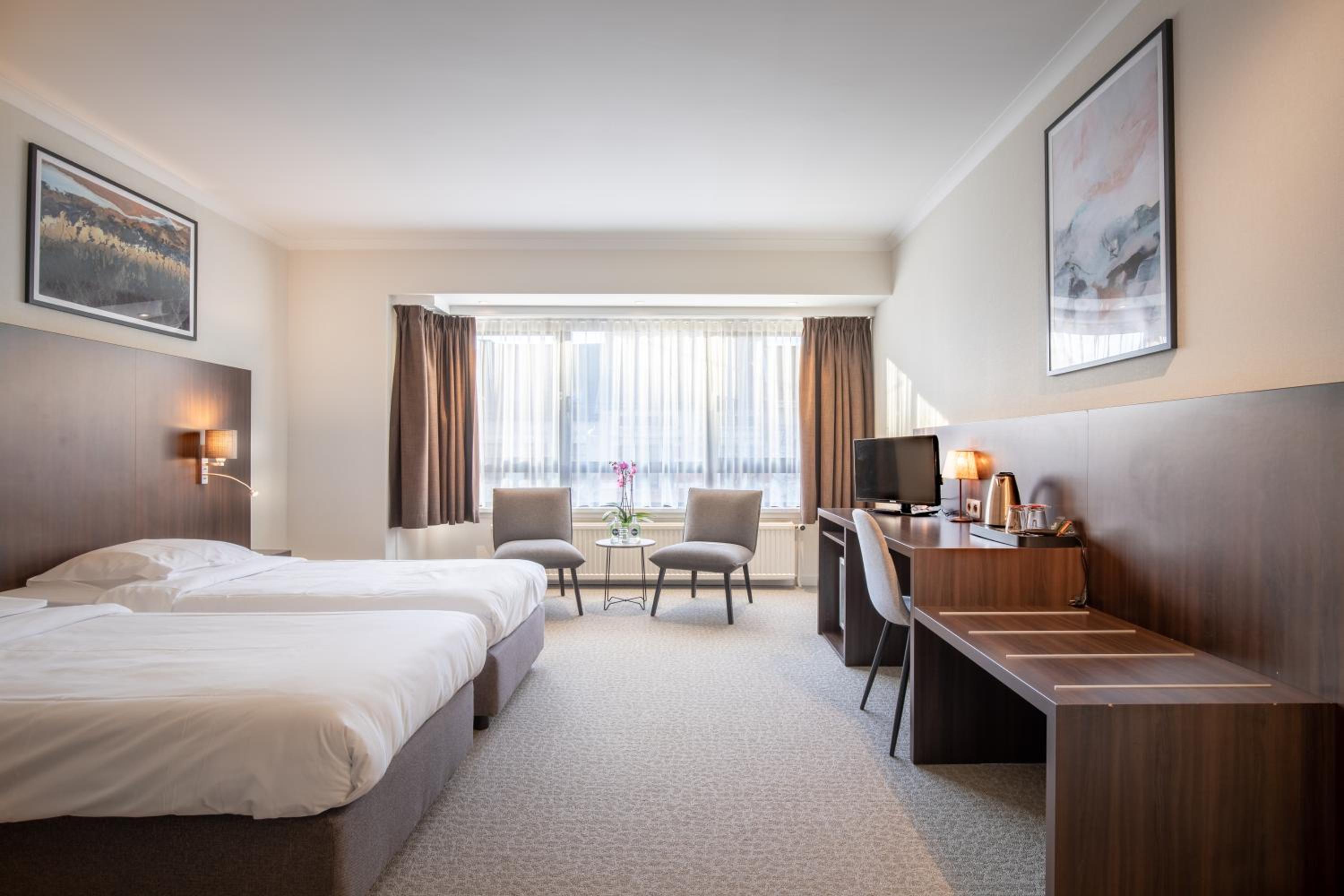 Standard Twin Room - Photo 3