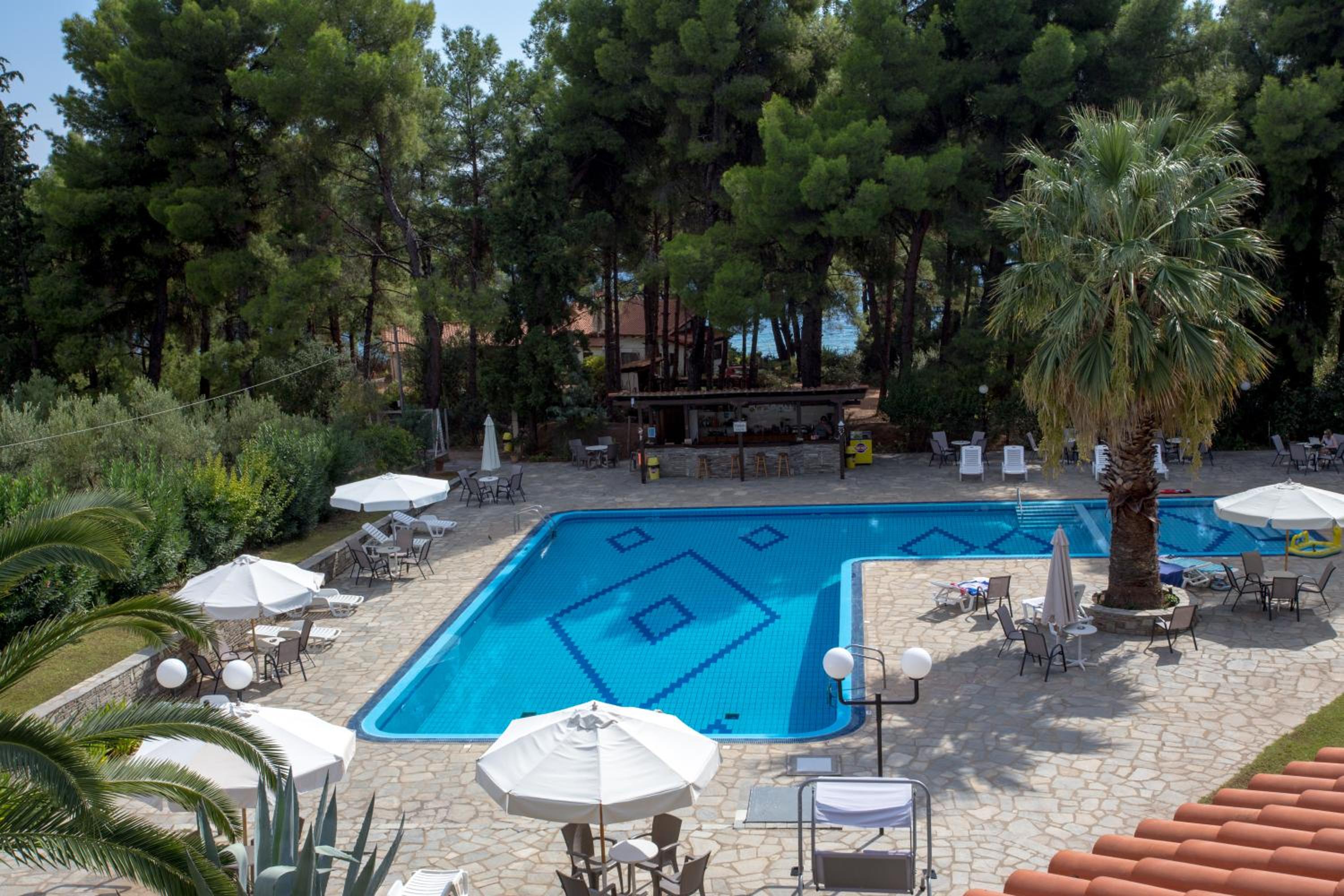 Deluxe Double Room with Side Sea View - Photo 3