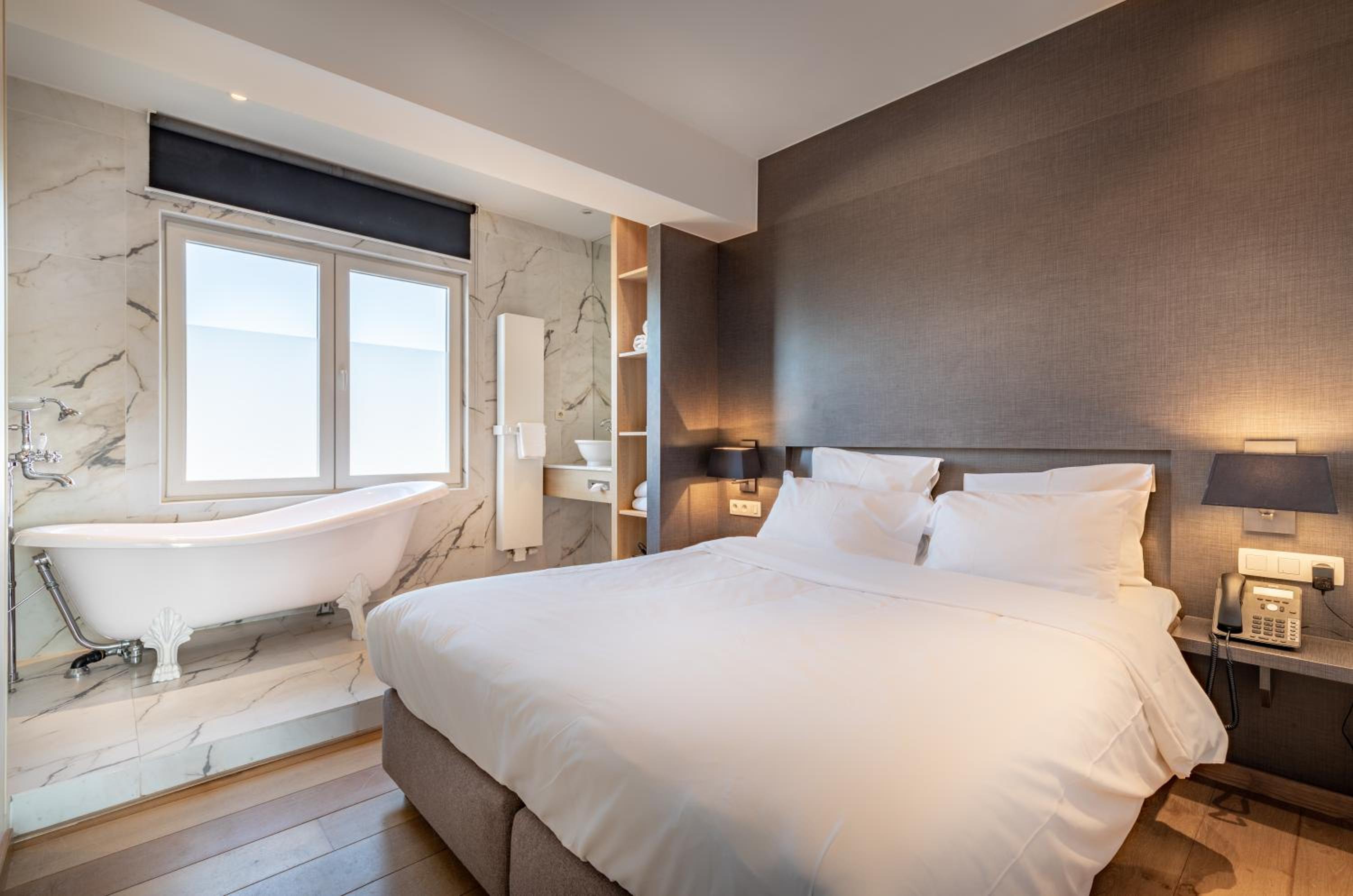Deluxe Double Room - Photo 1