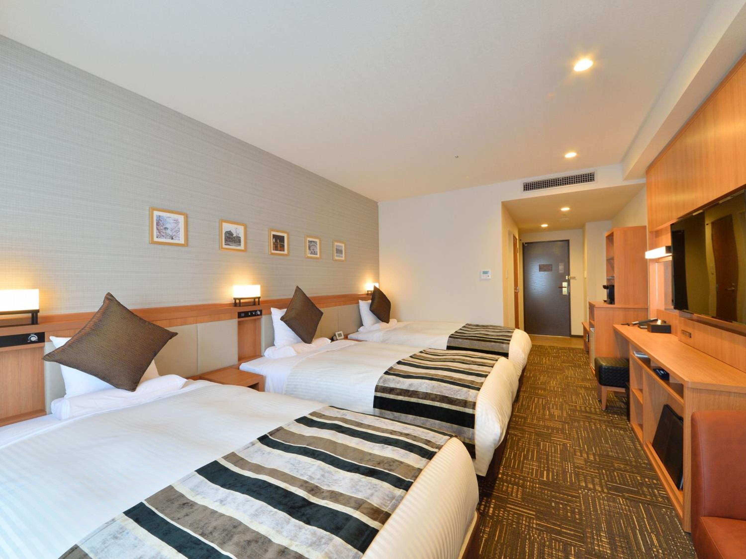 Triple Room