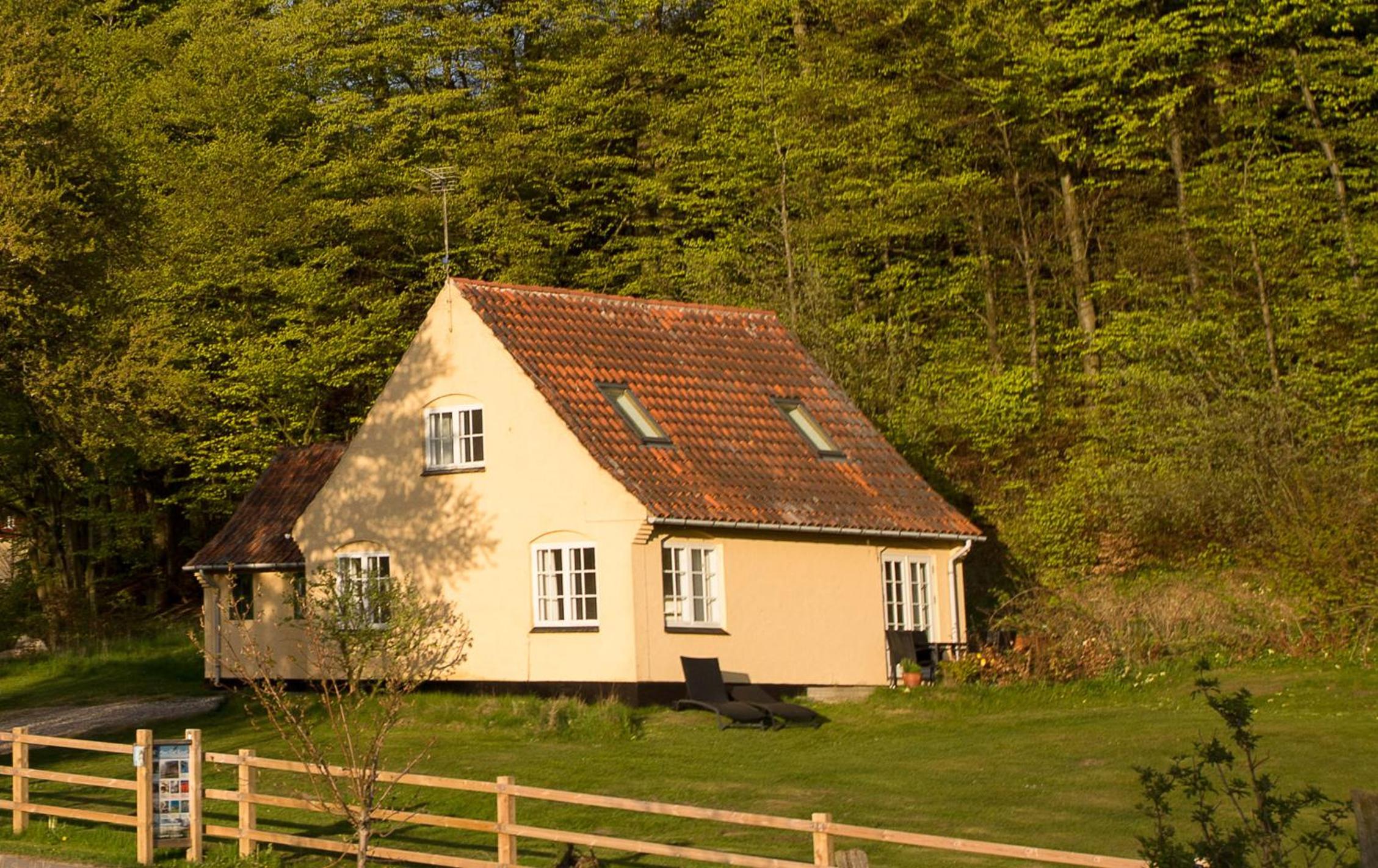 Three-Bedroom House photo 1