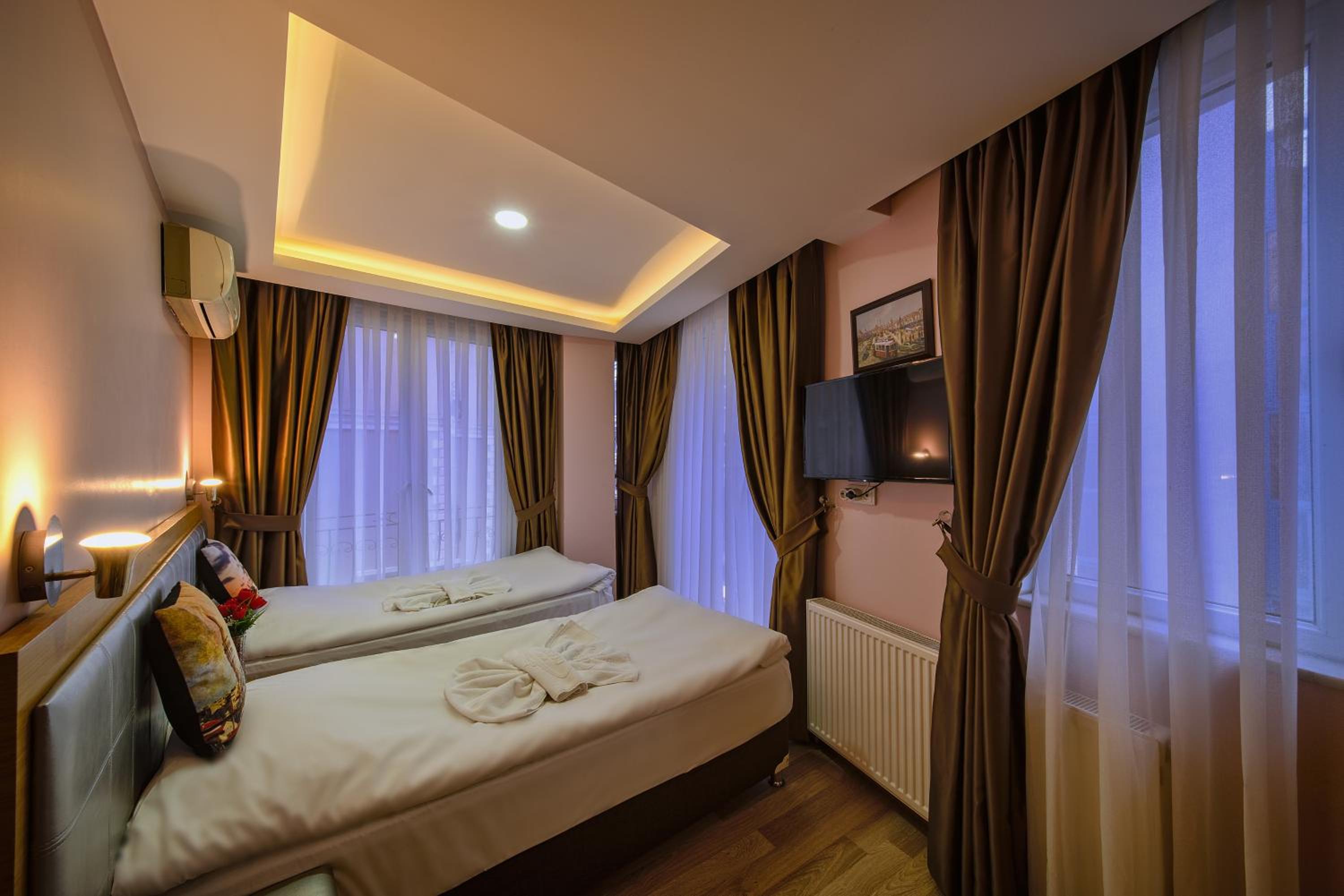 Standard Twin Room photo 3