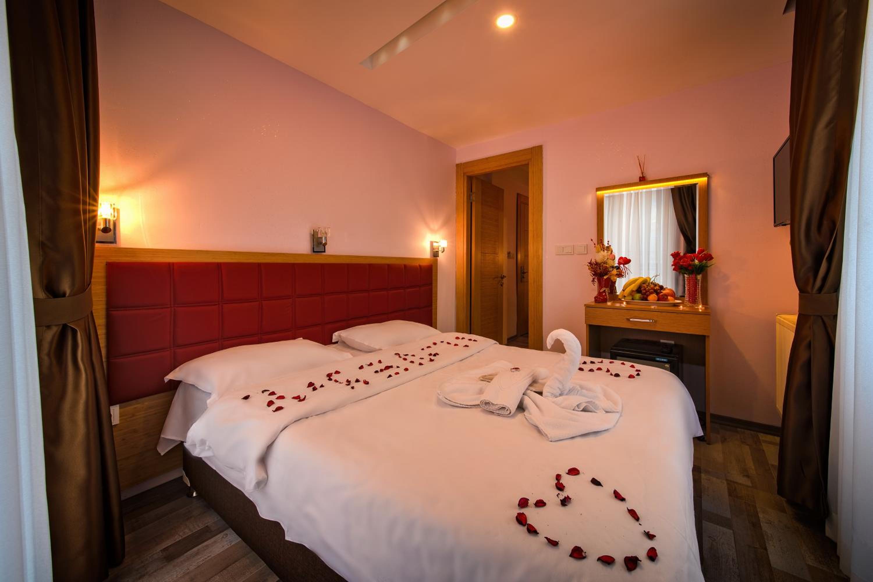 Deluxe Family Suite photo 1