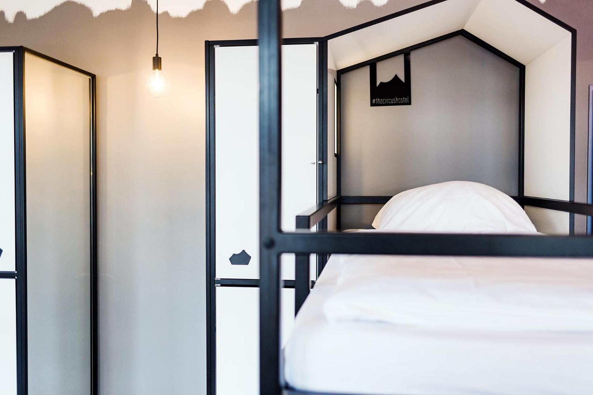 Bed in 8-Bed Dormitory Room photo 2
