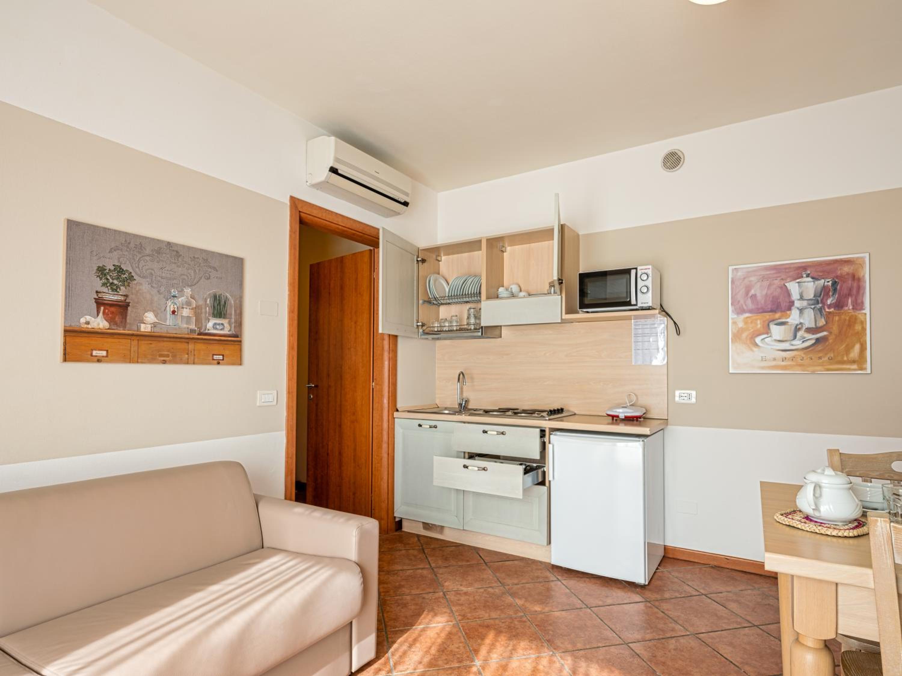 Economy One-Bedroom Apartment (3 People) photo 3