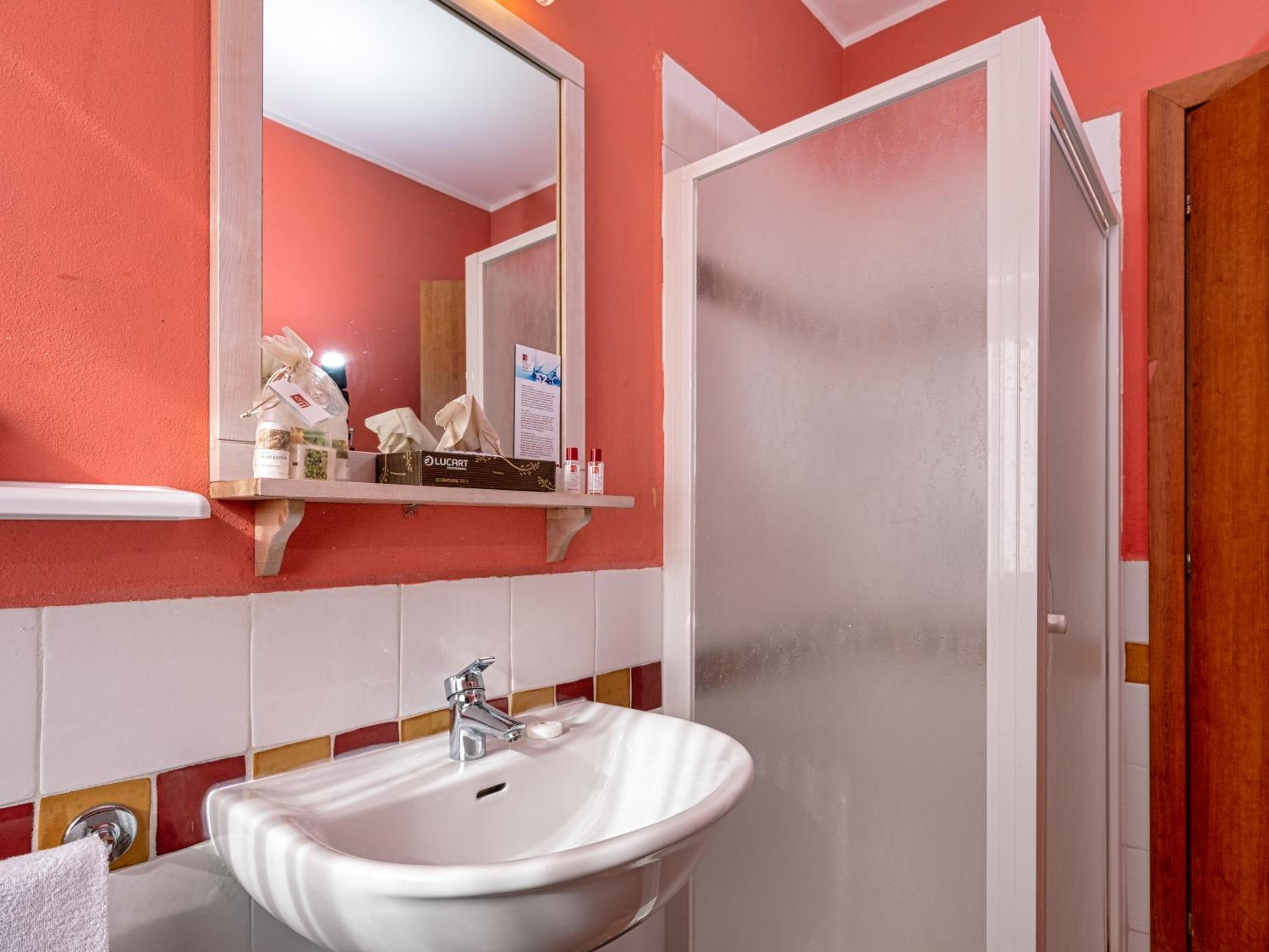 One-Bedroom Apartment (3 People) photo 3