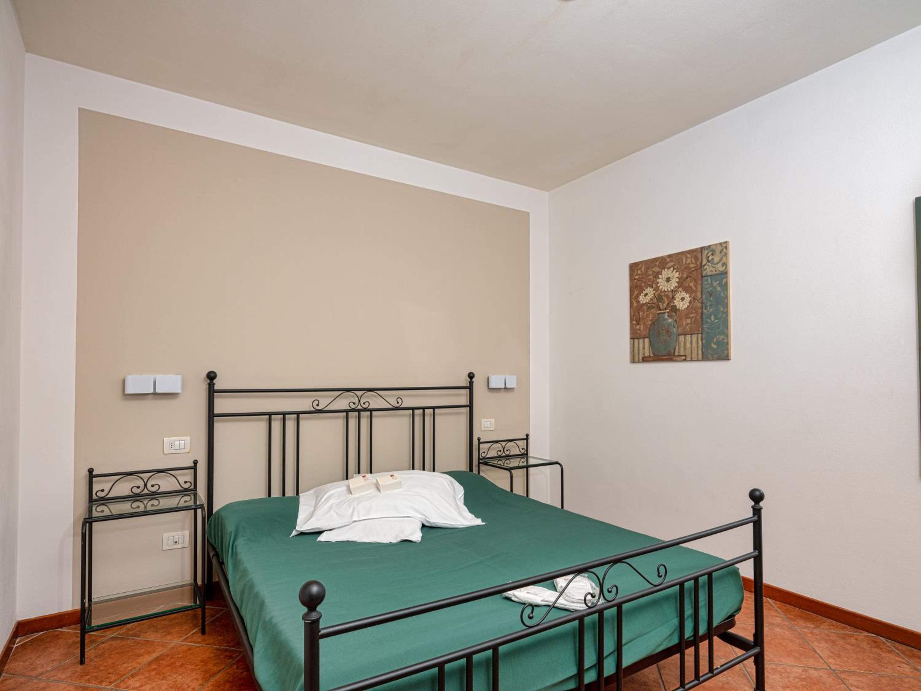One-Bedroom Apartment (2 People) photo 1