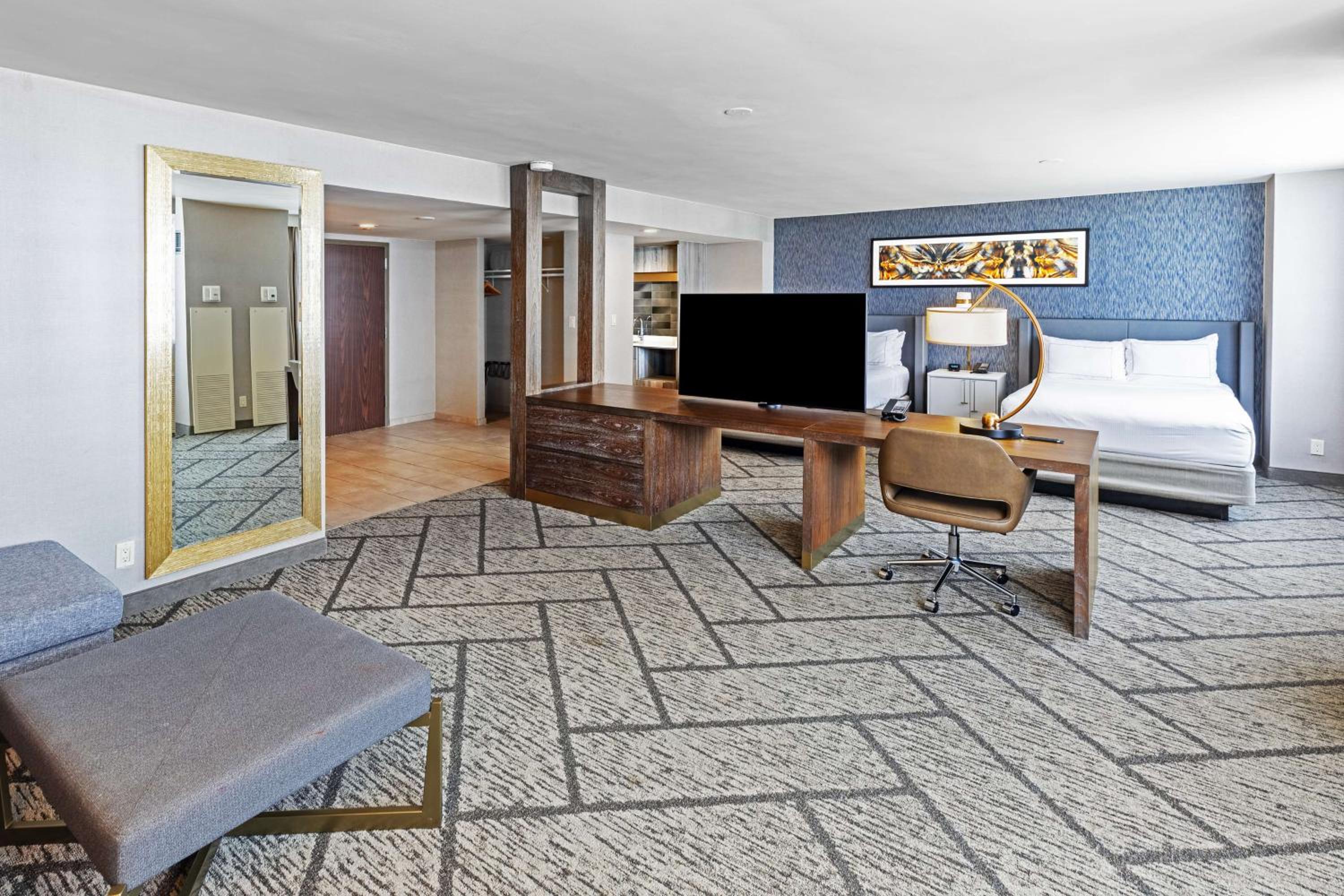 Deluxe Suite with Two Double Beds