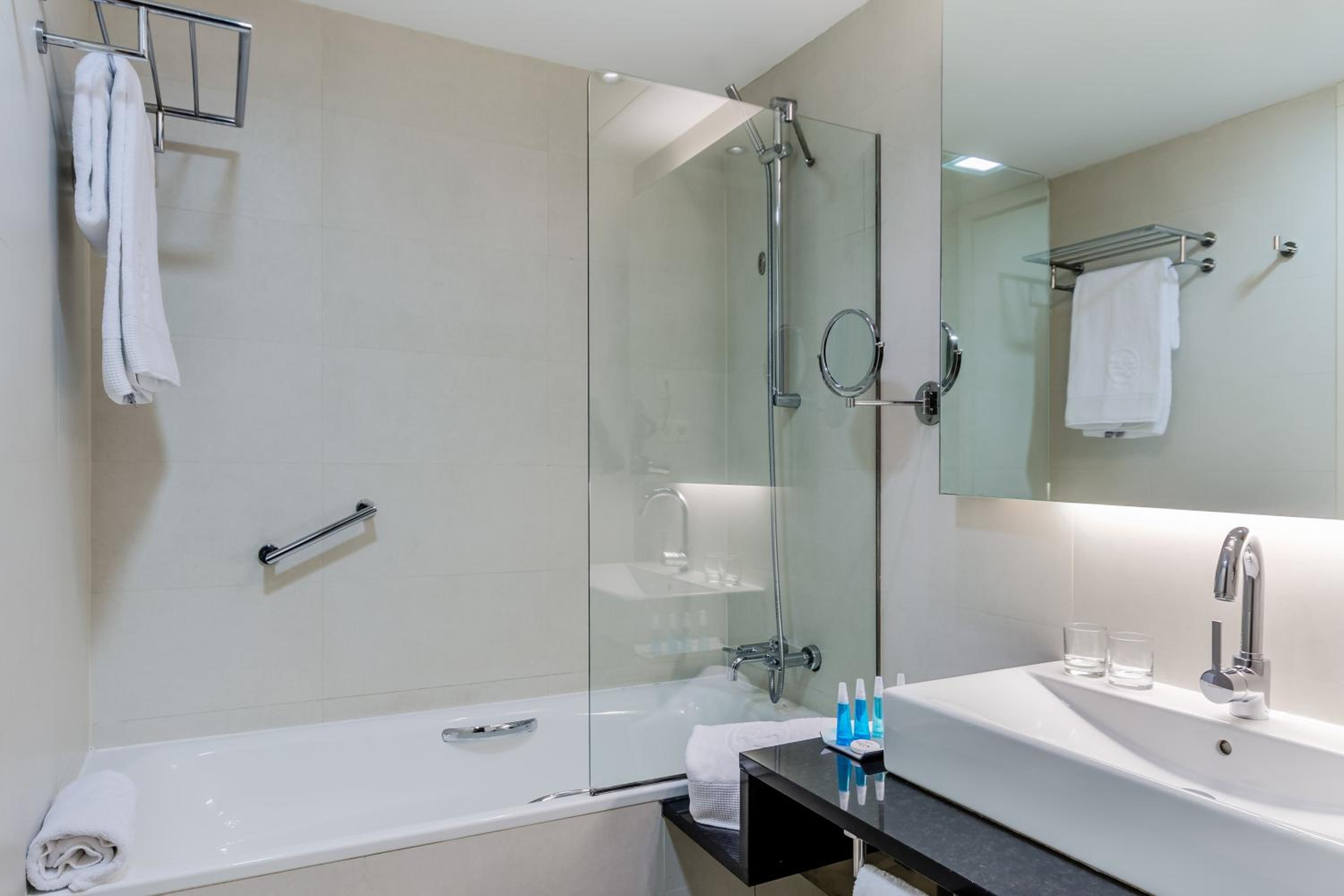 Double or Twin Room - Cycling Package - Photo 9