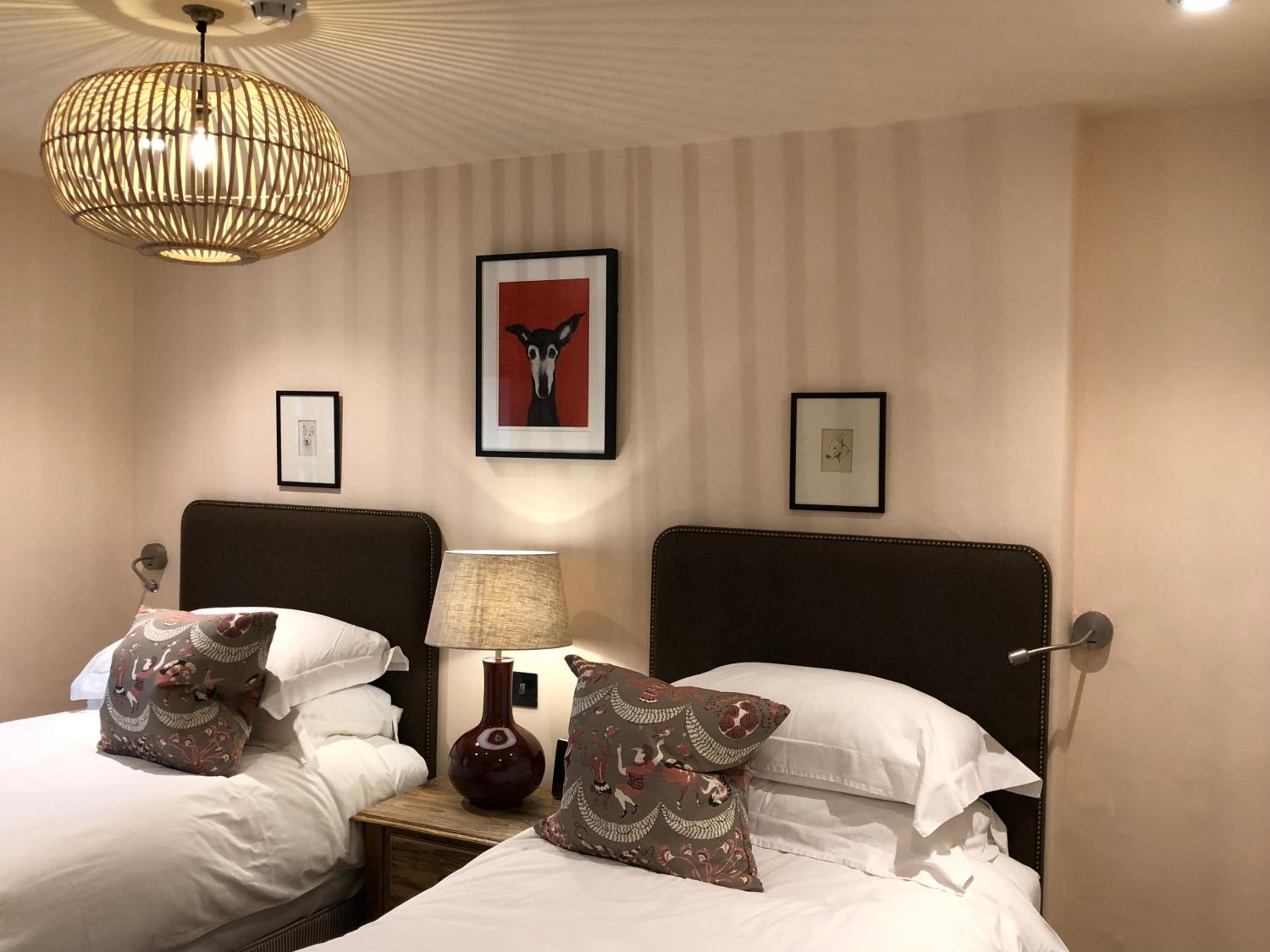 Twin Room - Photo 1