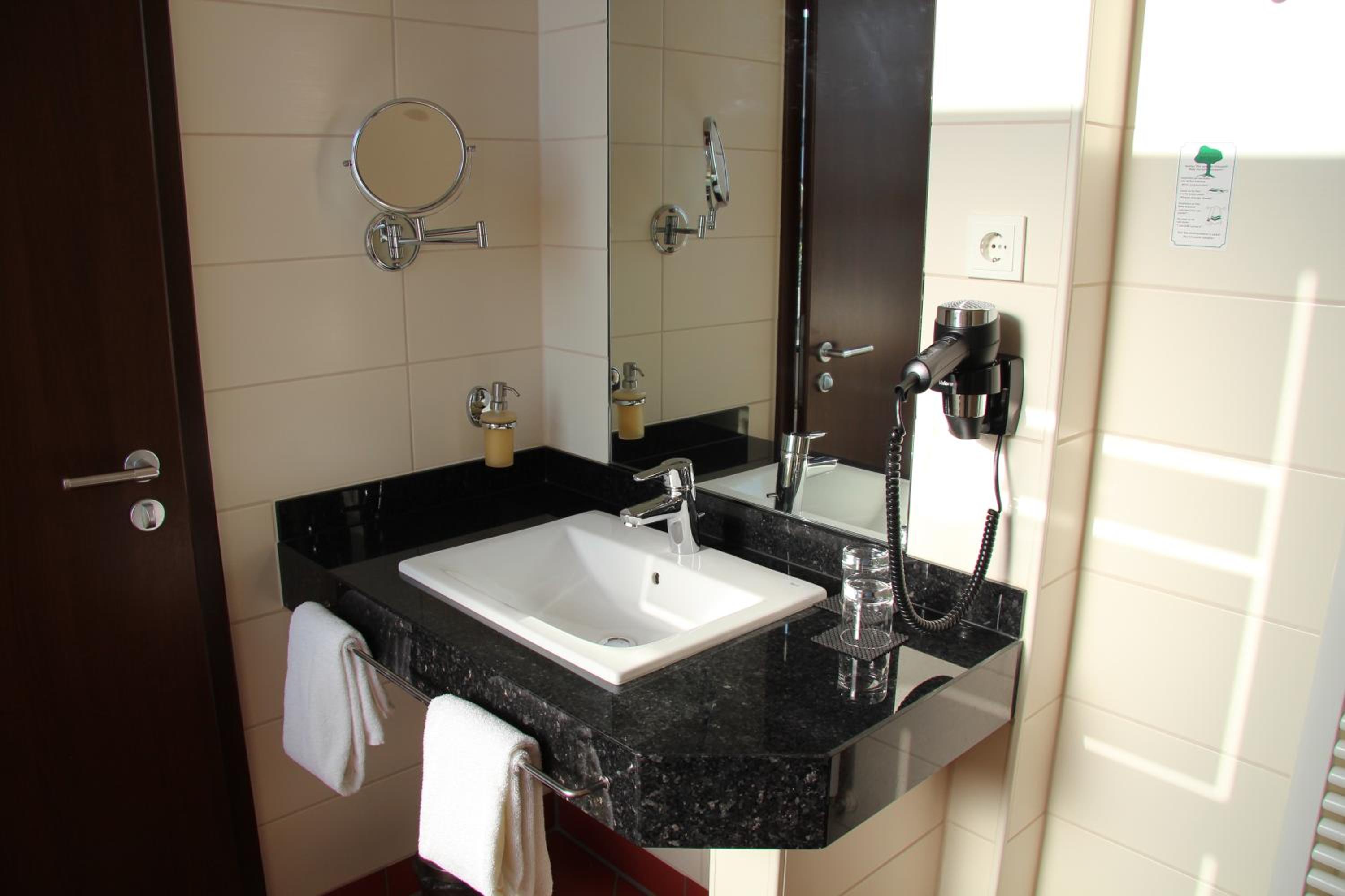 Double Room - Photo 13