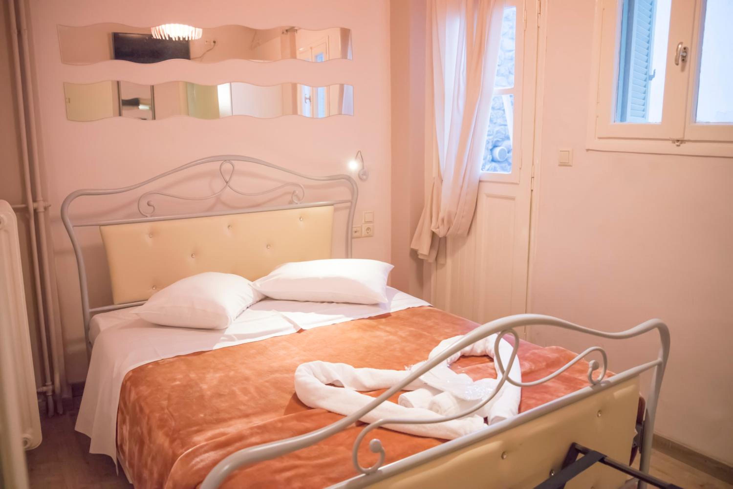 Economy Double Room - No Balcony and View