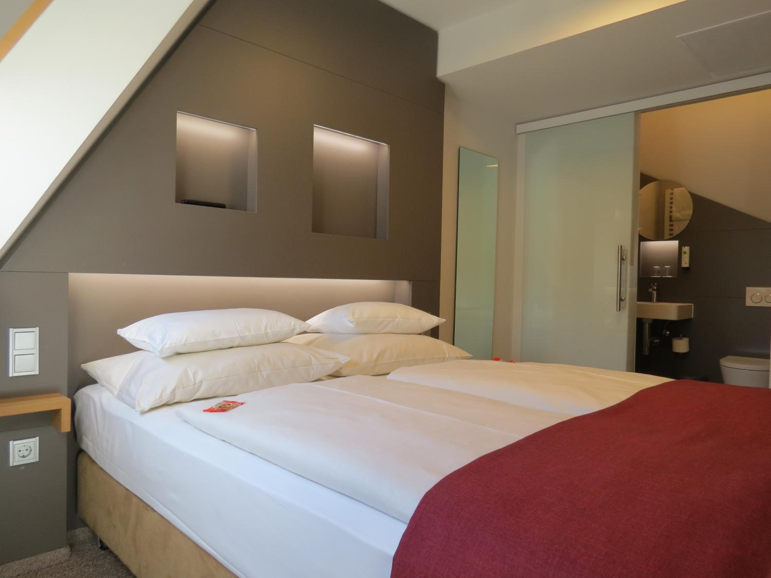 Economy Double Room photo 3