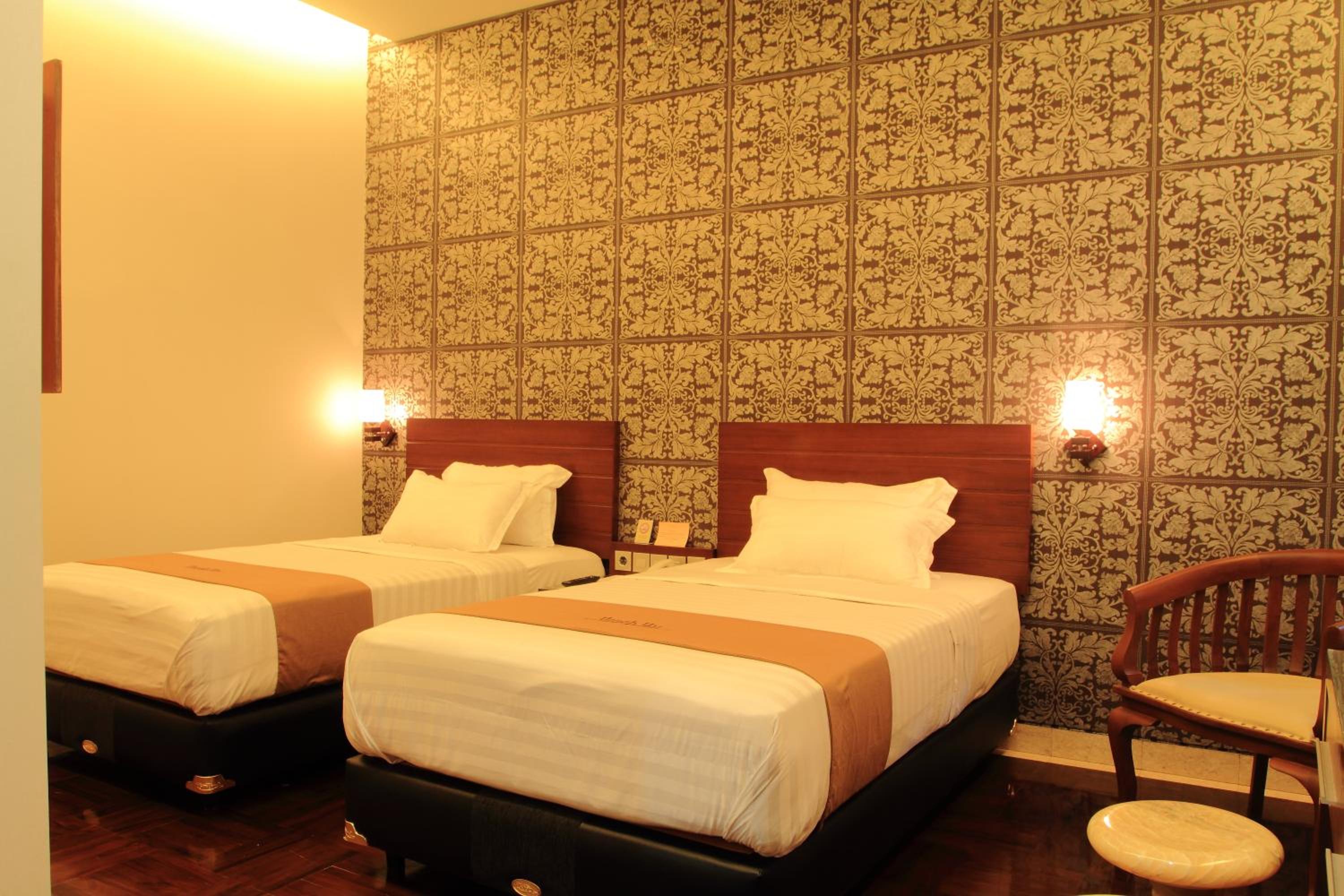 Deluxe Twin Room - Photo 11