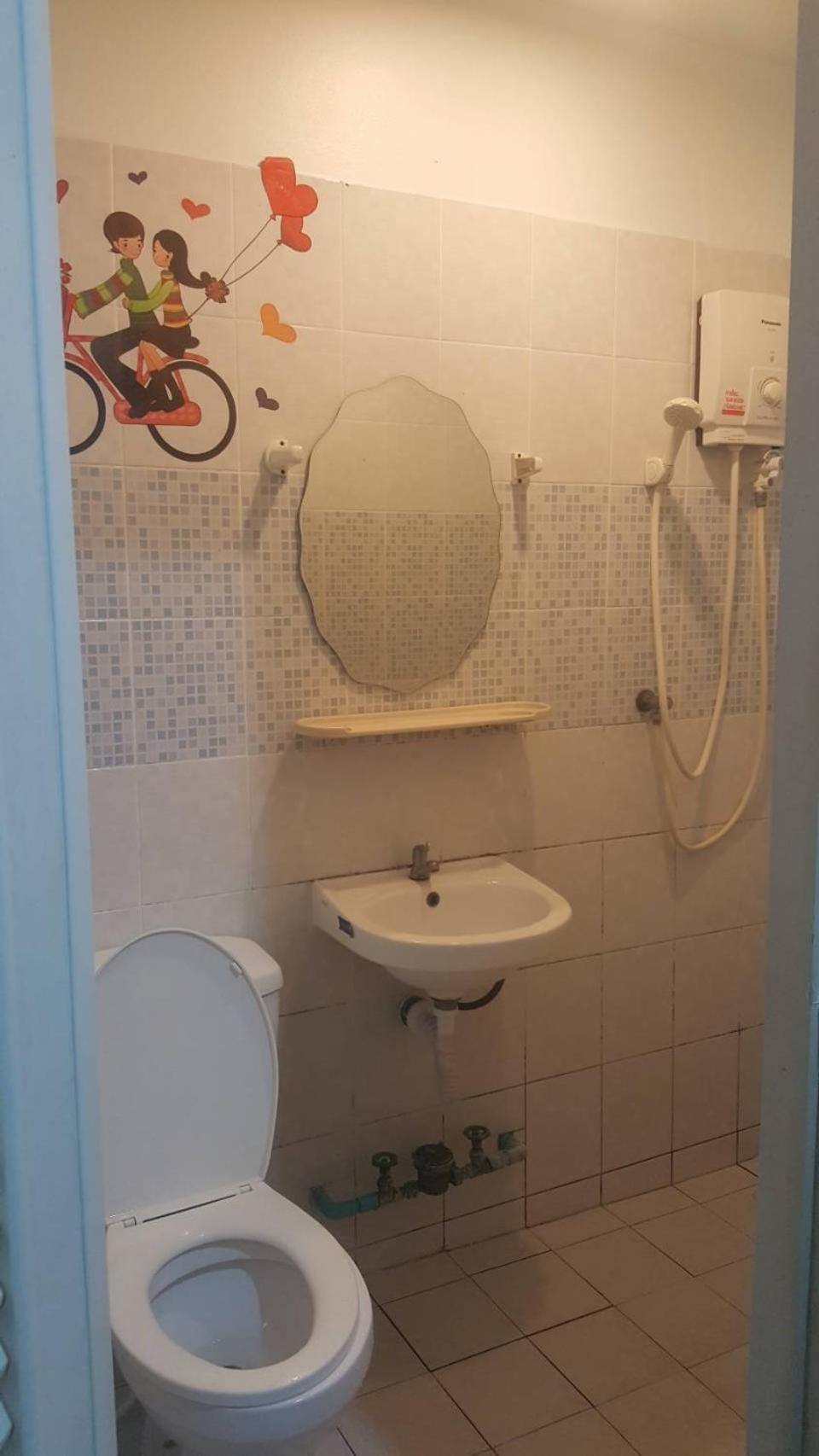 Single Room with Bathroom photo 3