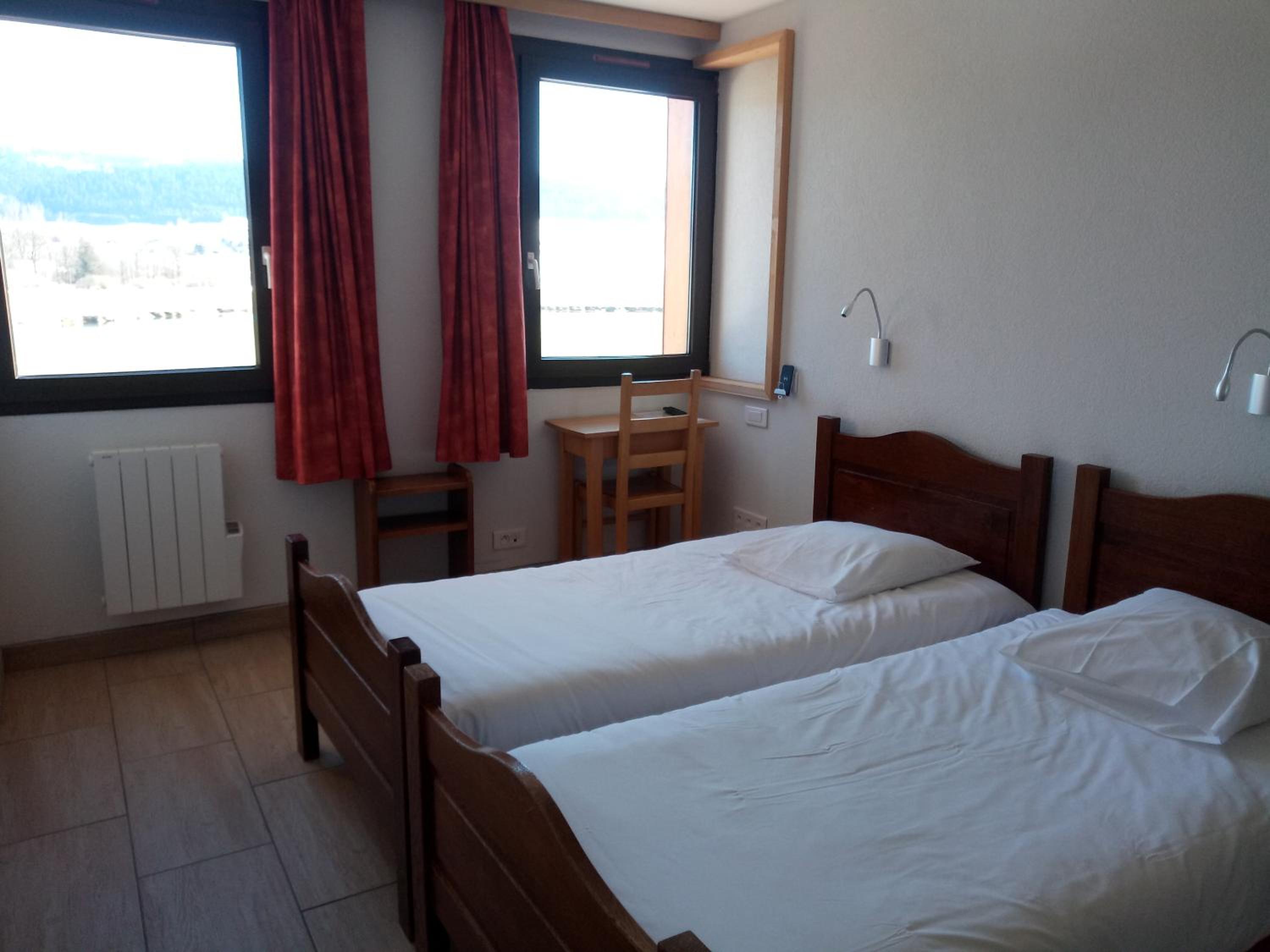 Double or Twin Room with Private Bathroom - Photo 1