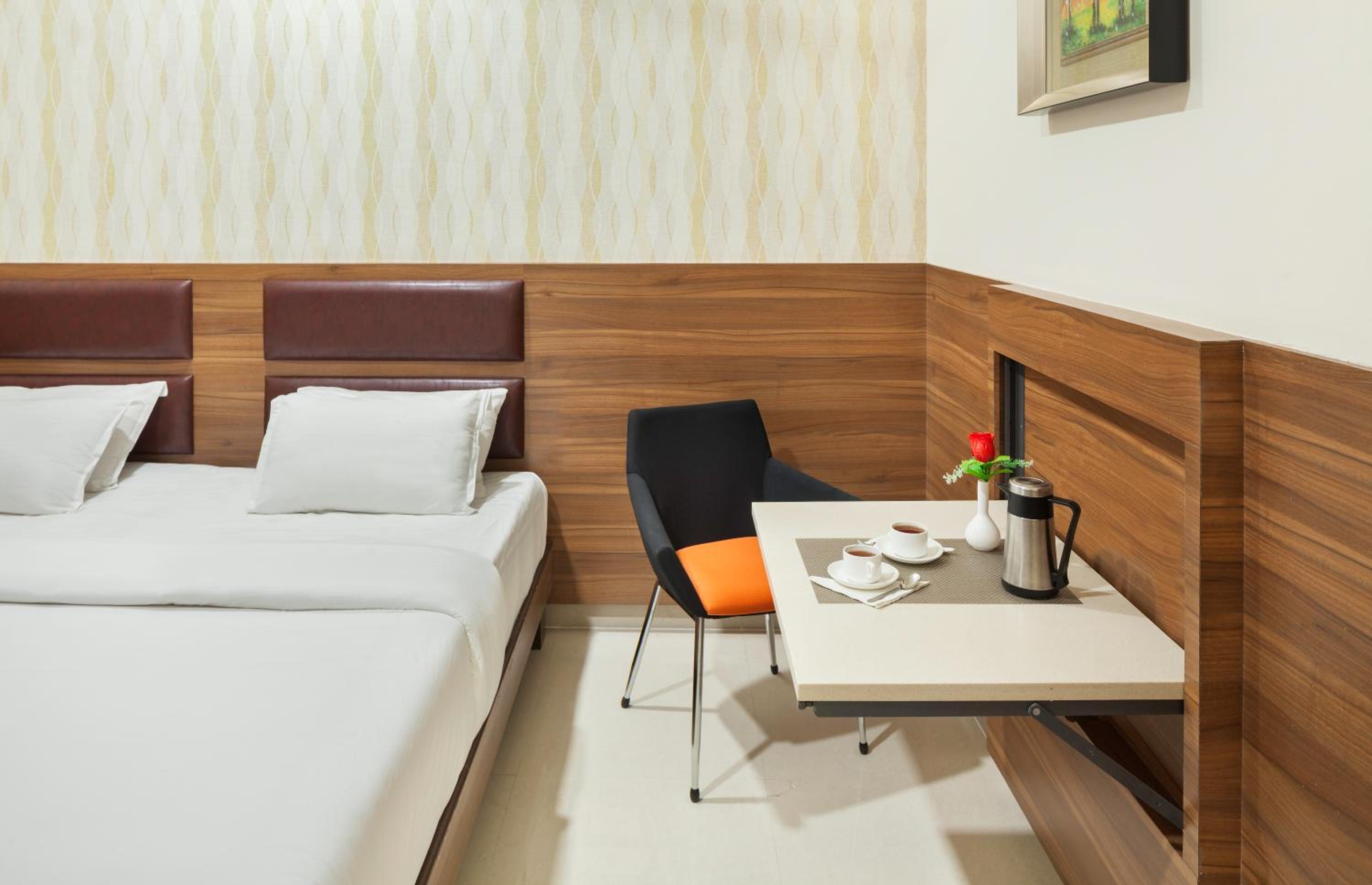 Double Compact A/C Room - Photo 8