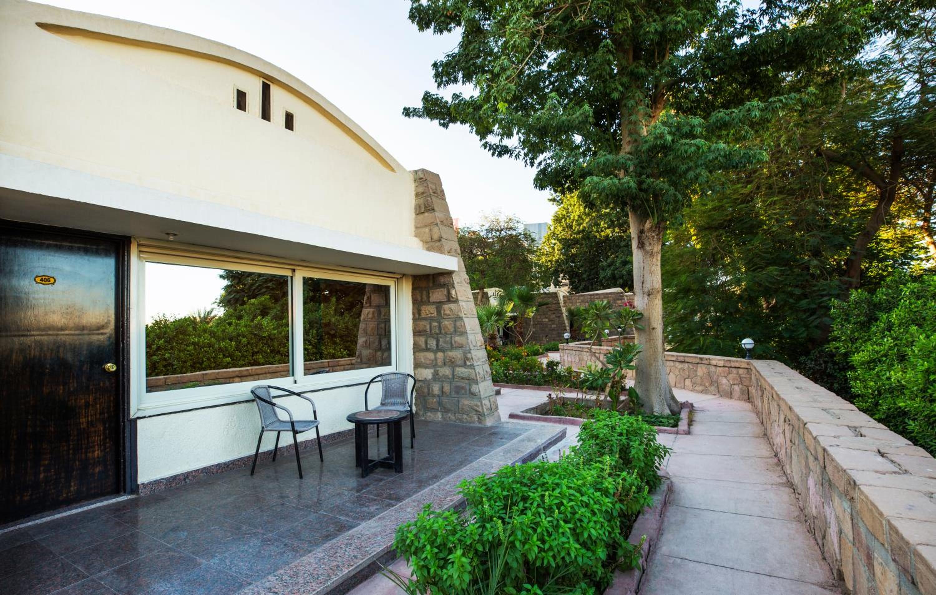 Standard  Room with Garden View - Photo 17