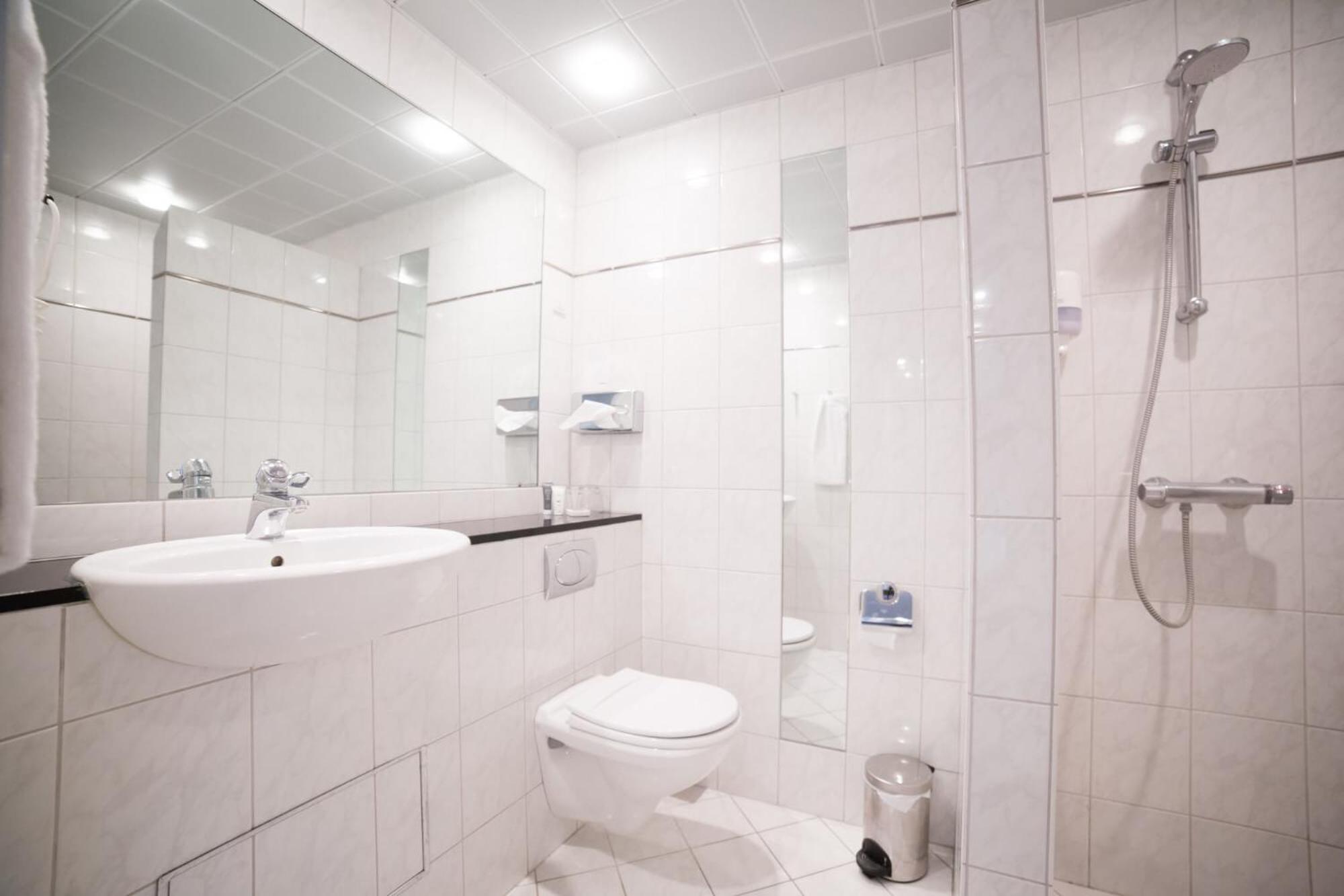 Standard Room - Photo 7