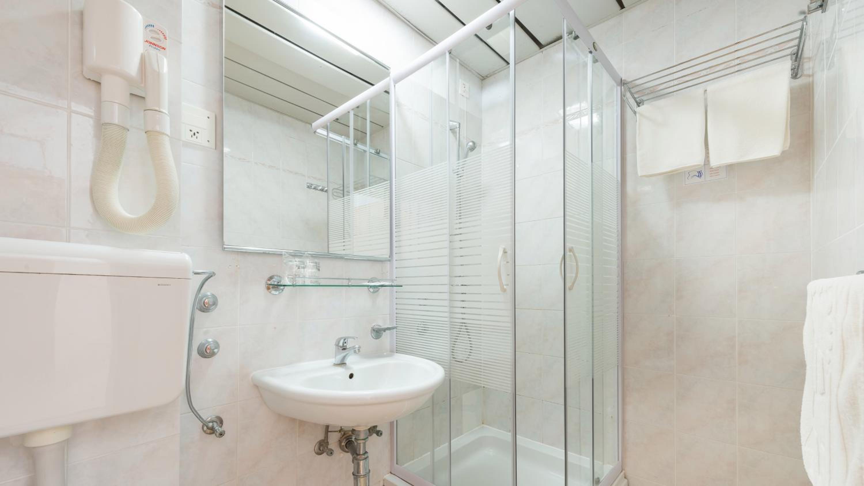 Romantic Double Room with Sea View and Balcony thumbnail 5