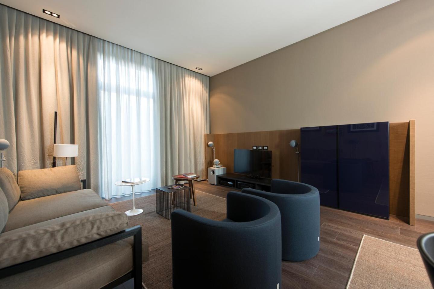Suite - Photo 7