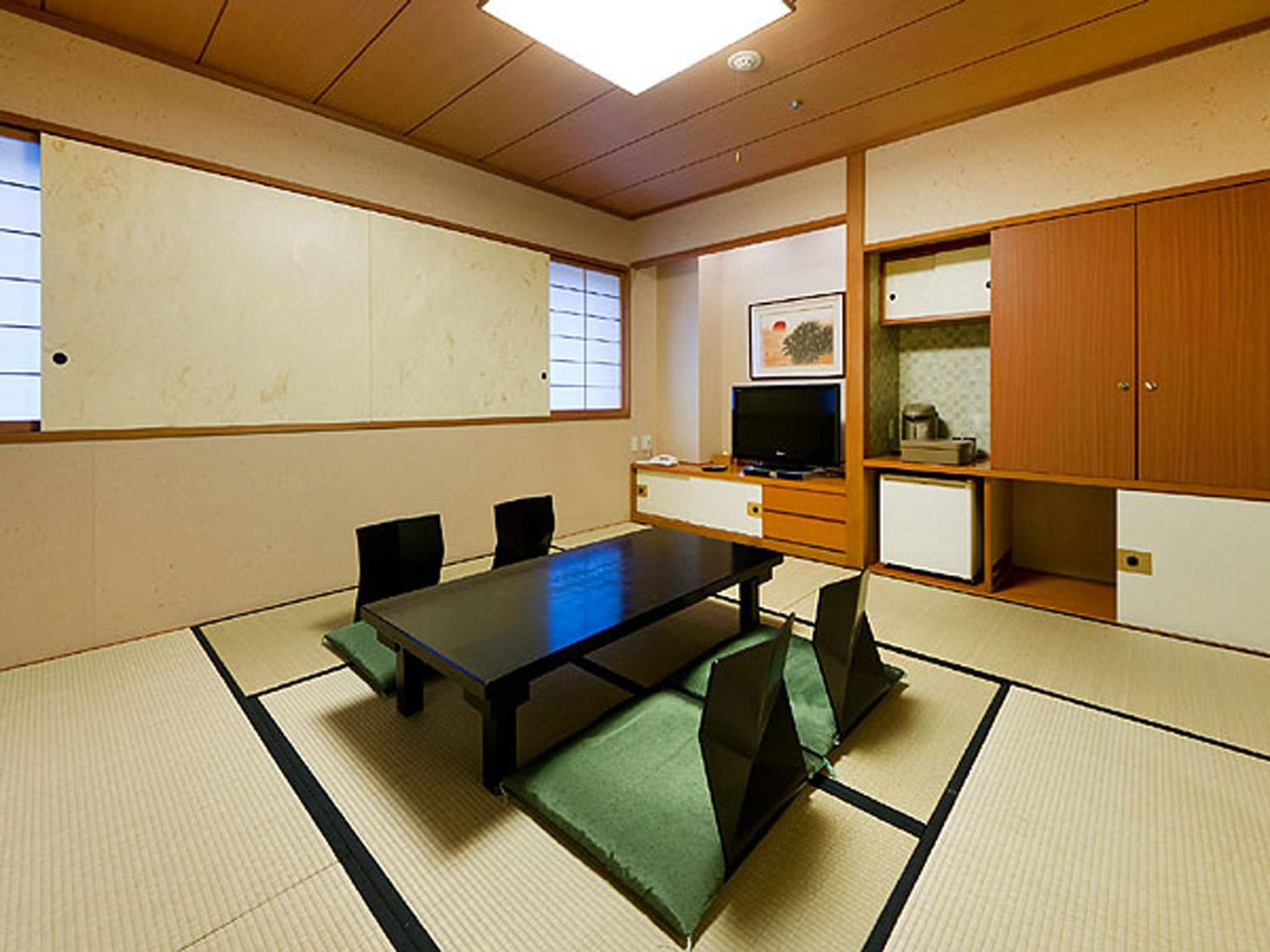 Japanese-Style Quadruple Room - Non-Smoking photo 1