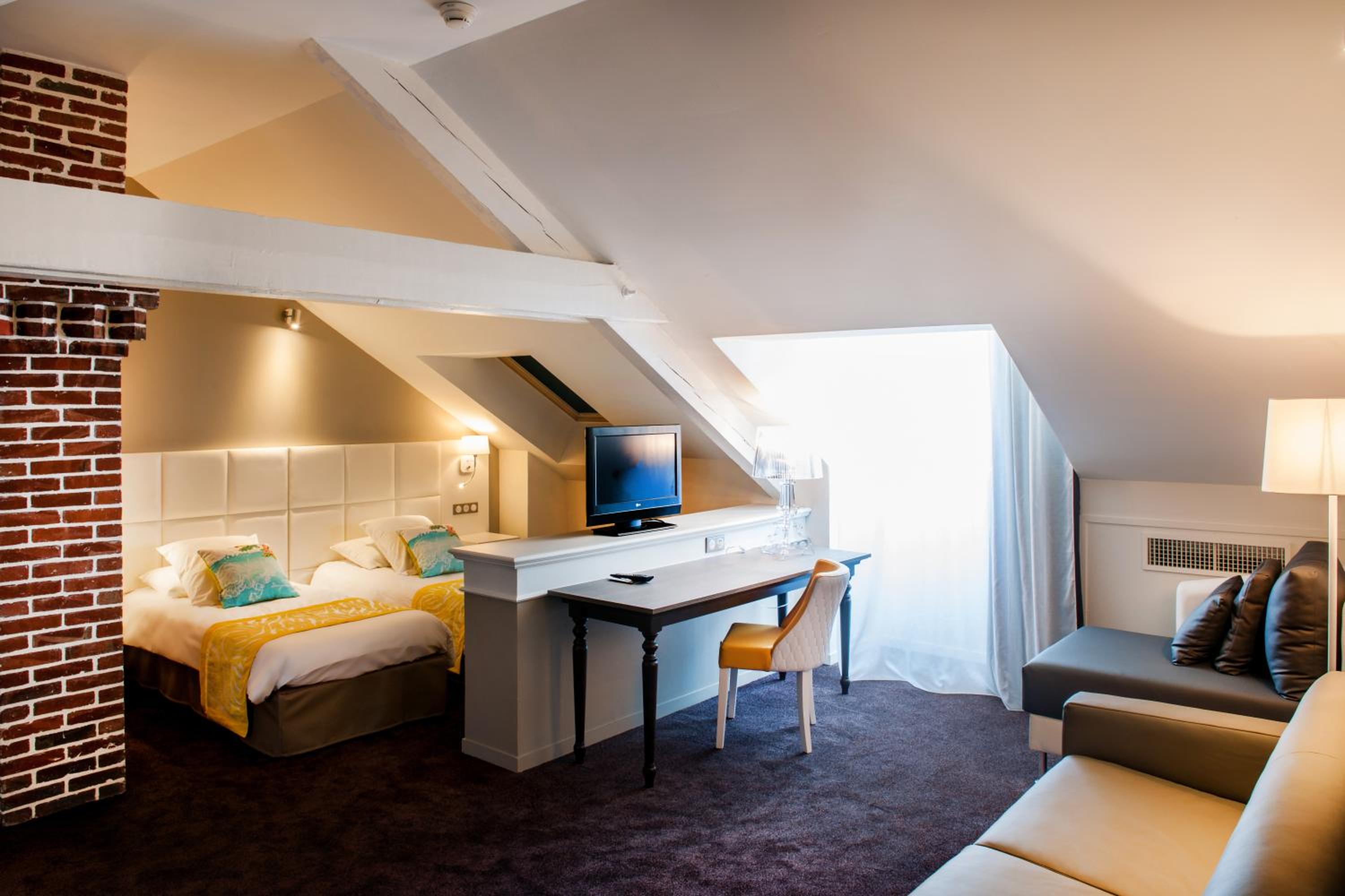 Privilege Suite - Photo 3