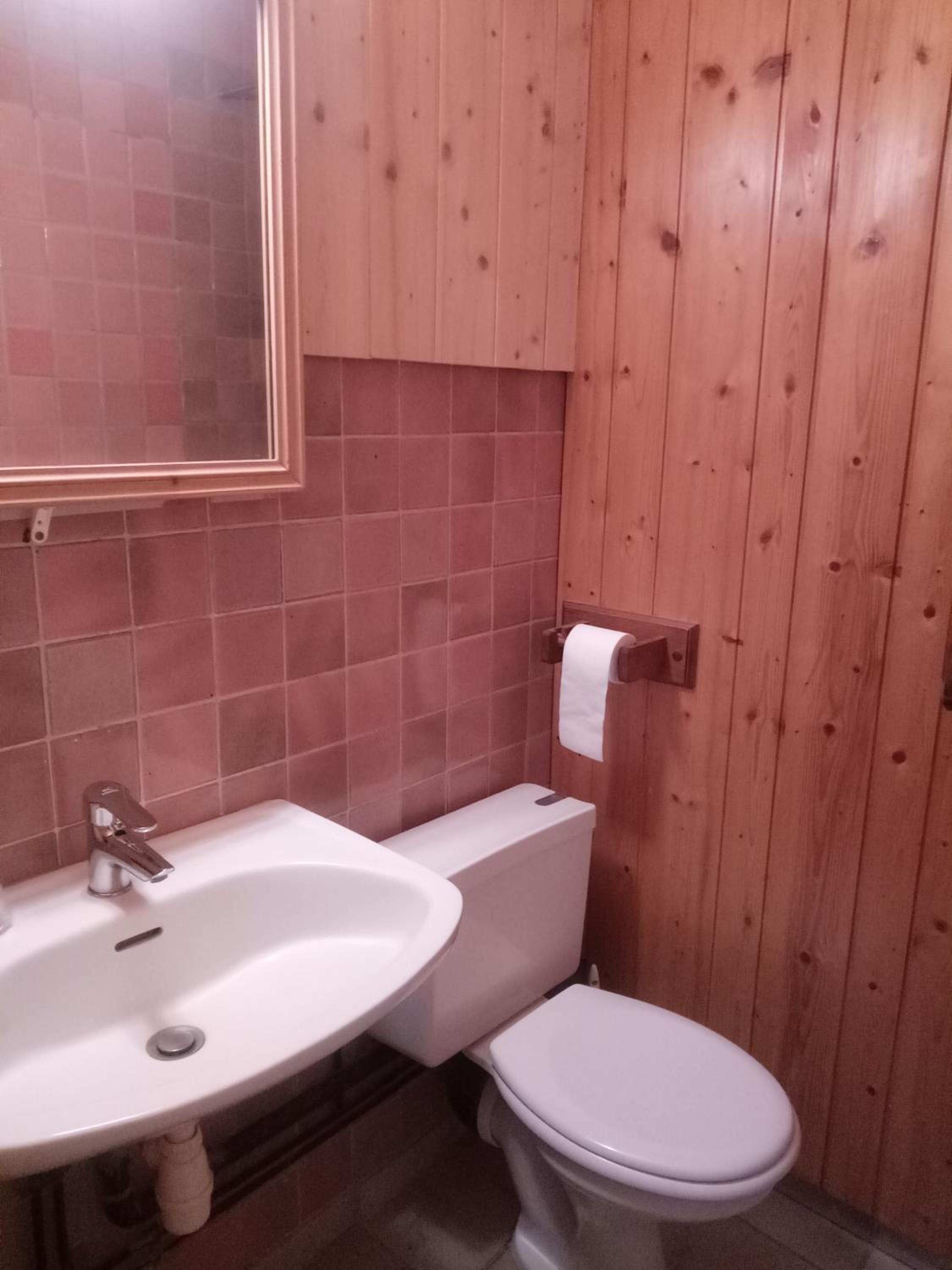 Twin Room - Photo 2