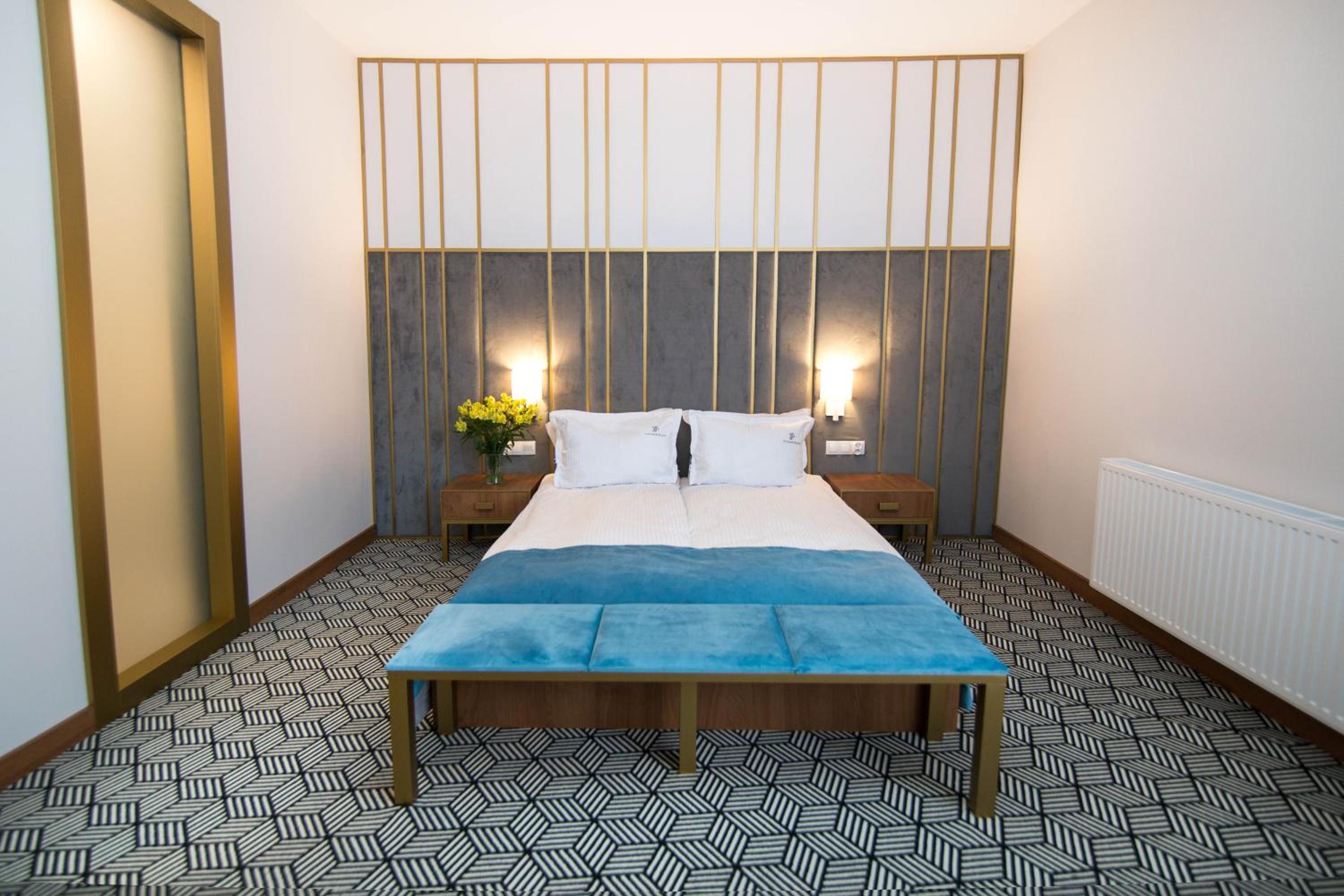 Deluxe Double Room - Photo 14