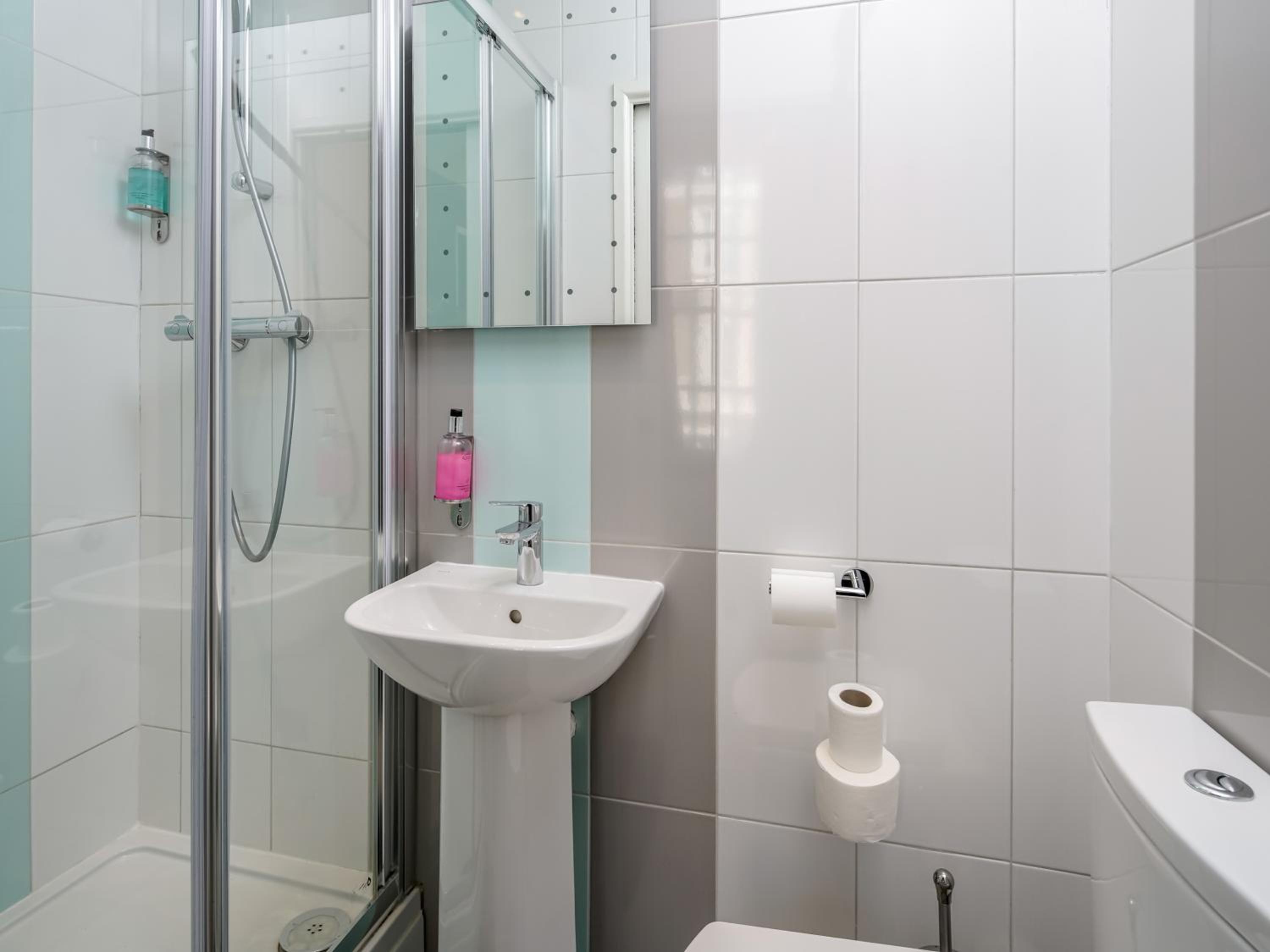 Single Room with Private External Bathroom photo 2