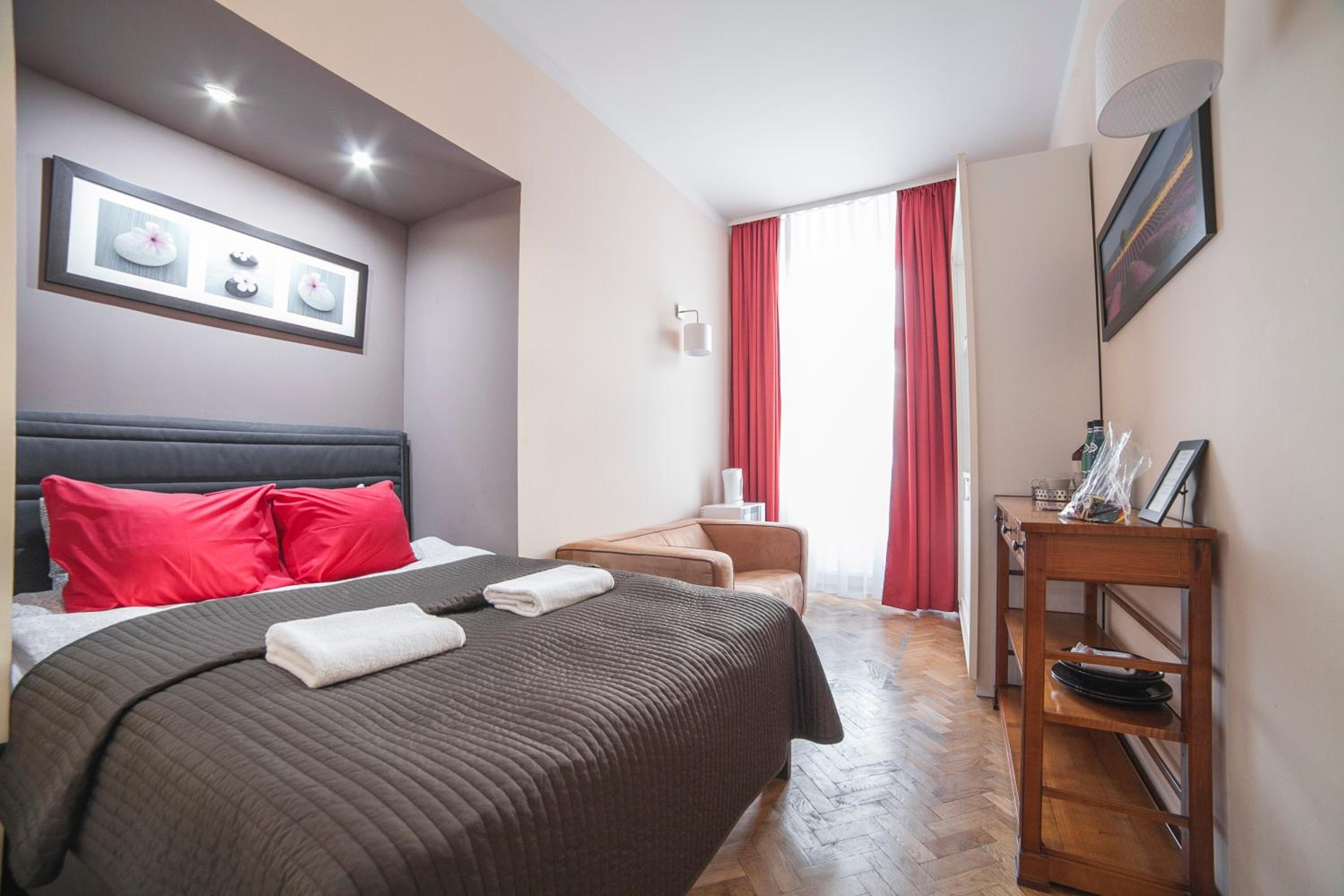 Superior Double or Twin Room with Main Market Square View photo 1