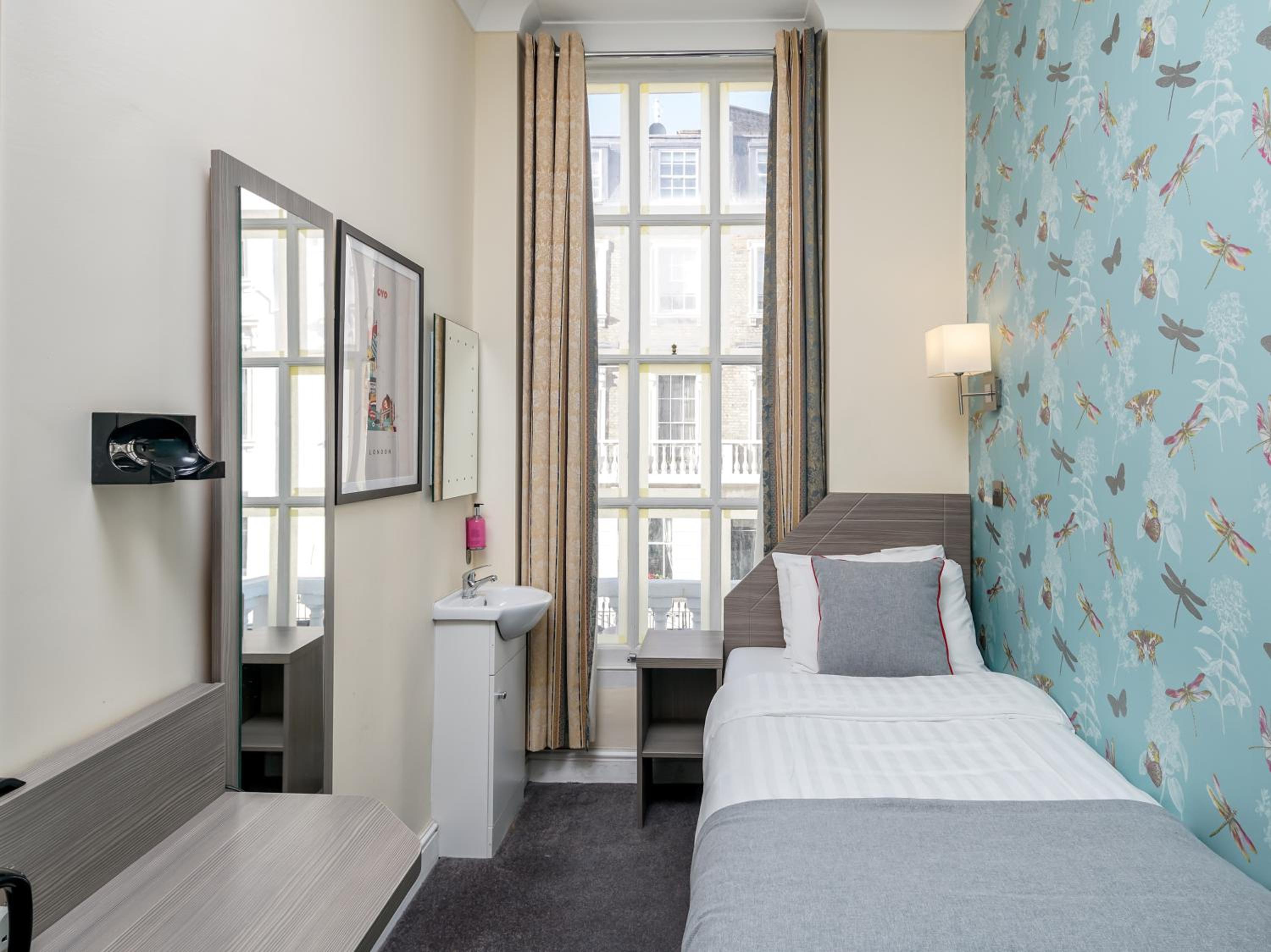 Single Room with Private External Bathroom photo 1