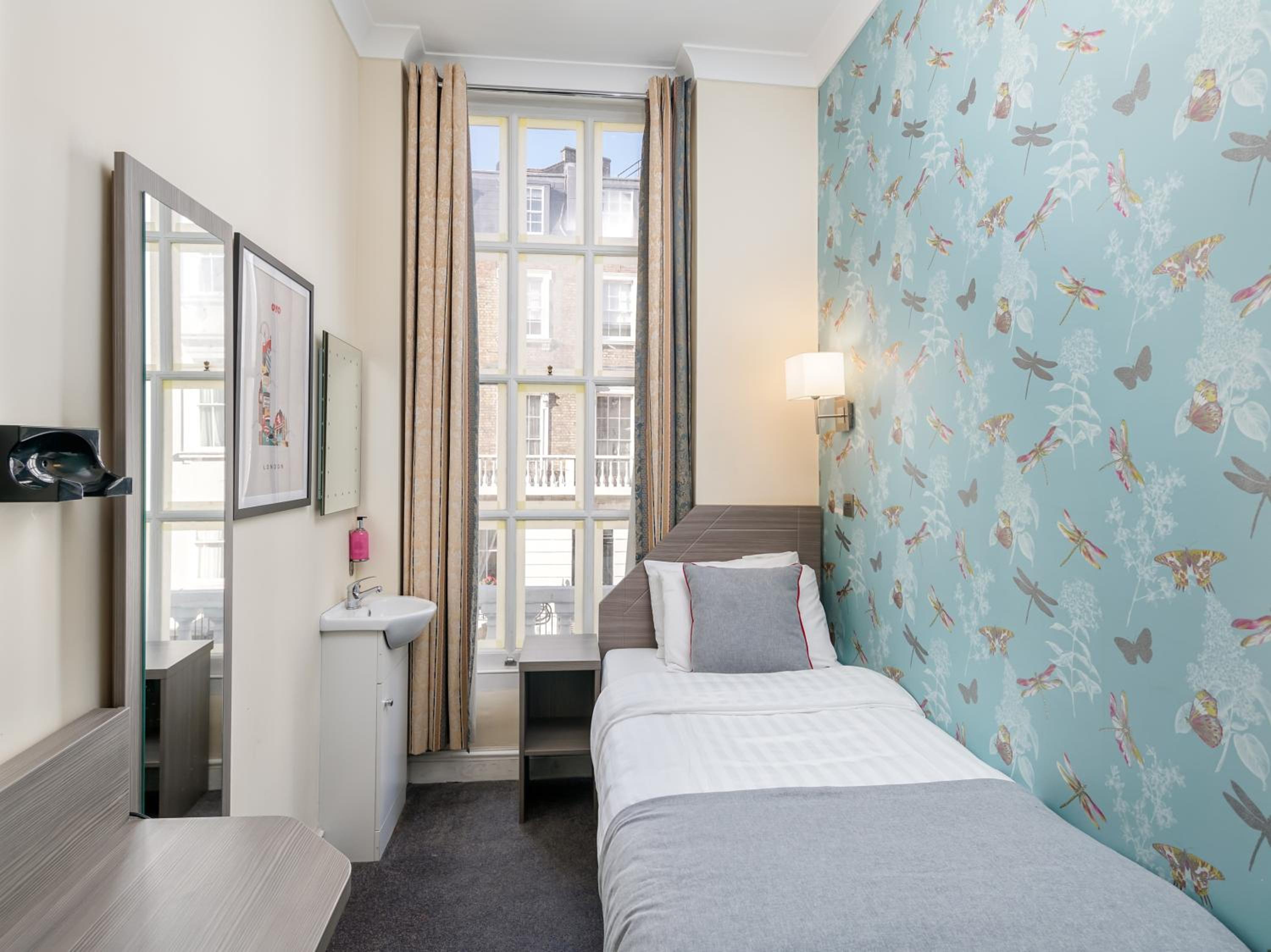 Single Room with Private External Bathroom photo 3
