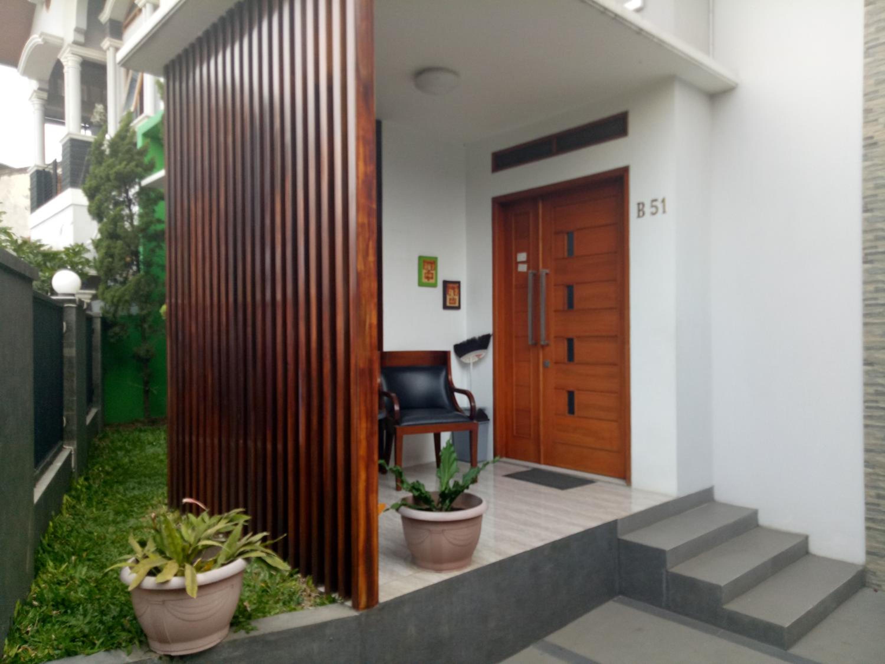 Two-Bedroom House - Photo 2
