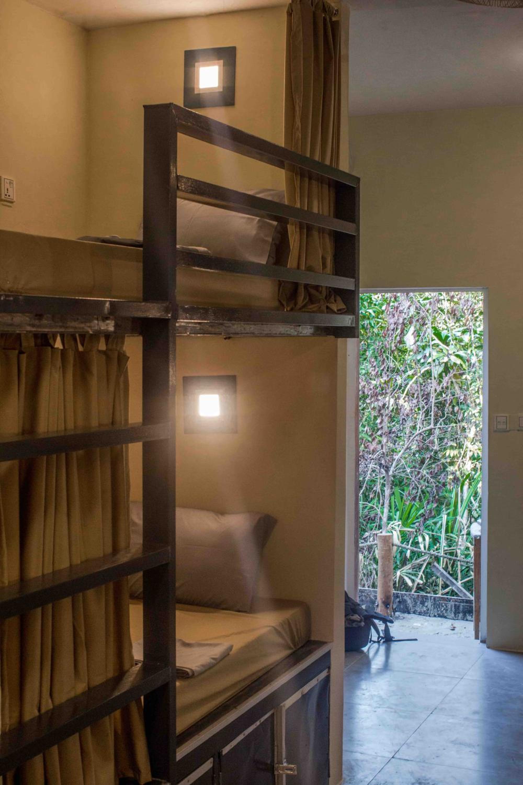Bed in 10-Bed Mixed Dormitory Room photo 2