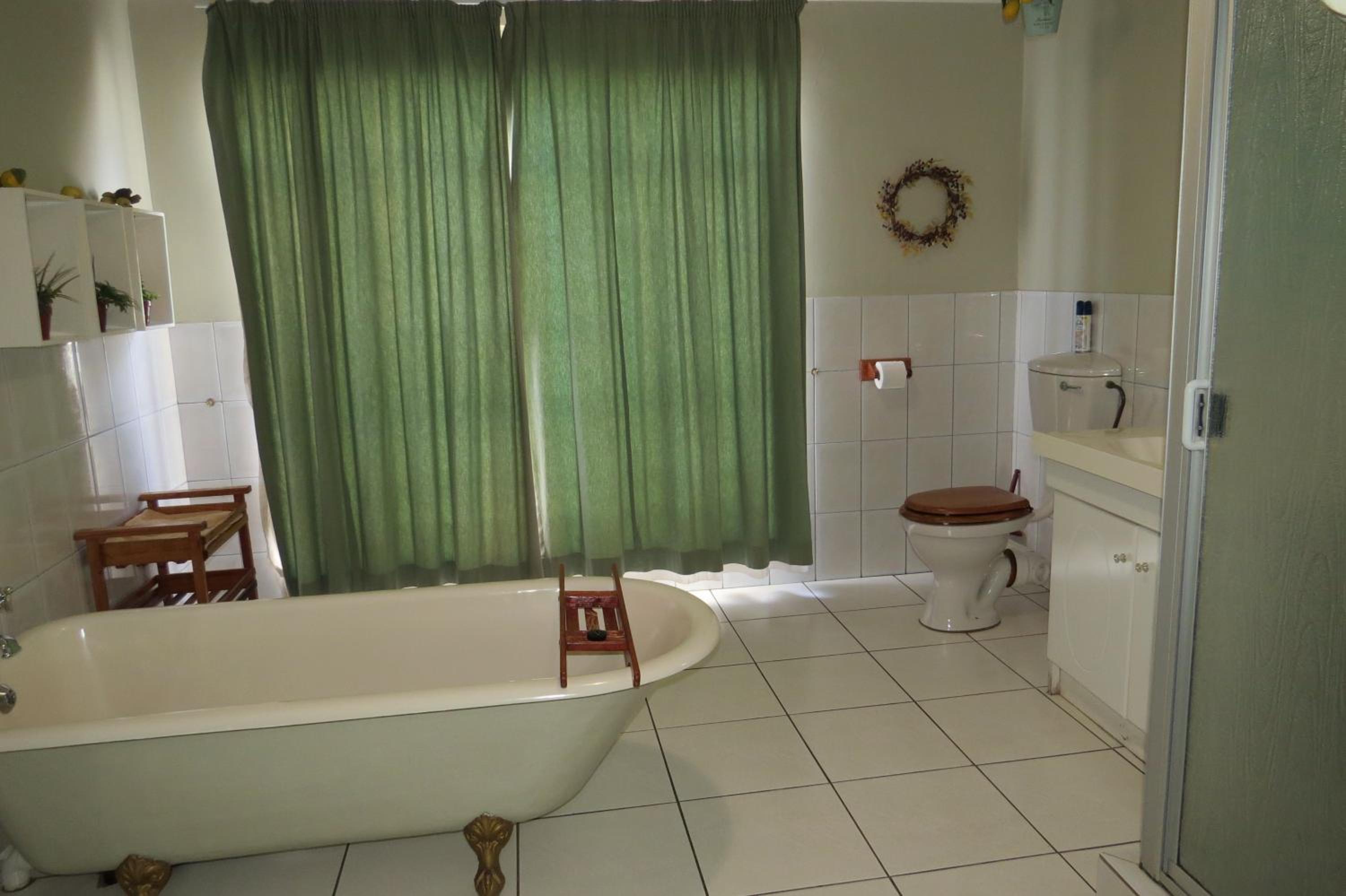 Deluxe Double Room with Bath photo 3