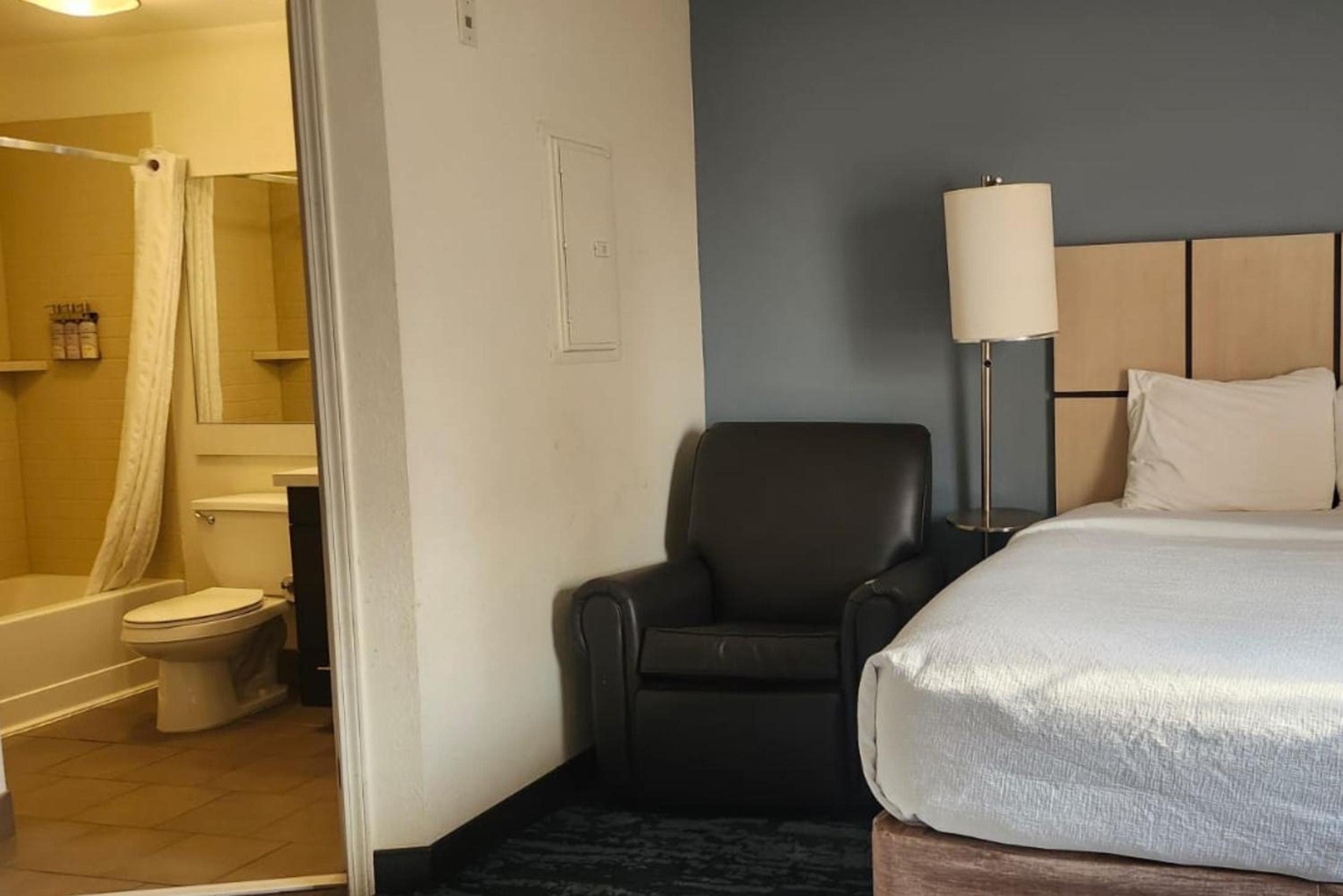 Coratel Suites Extended Stay MSP Airport Minneapolis Richfield, Photo 4