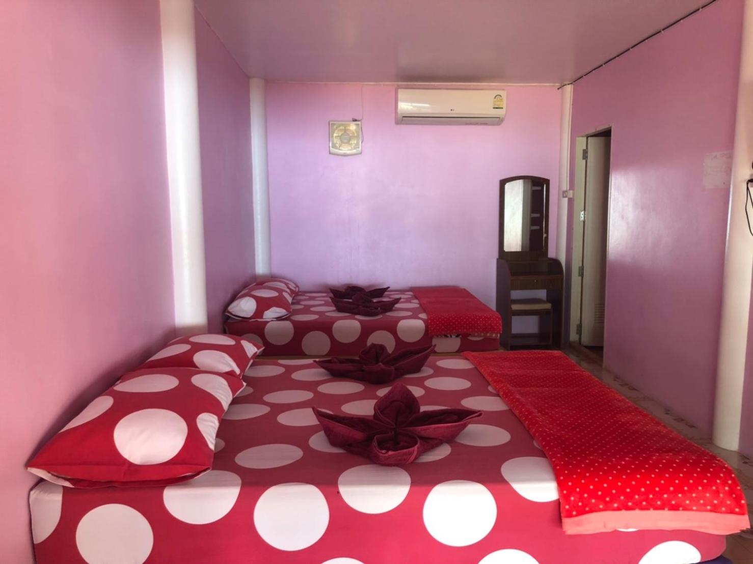 Standard Queen Room with Two Queen Beds photo 1