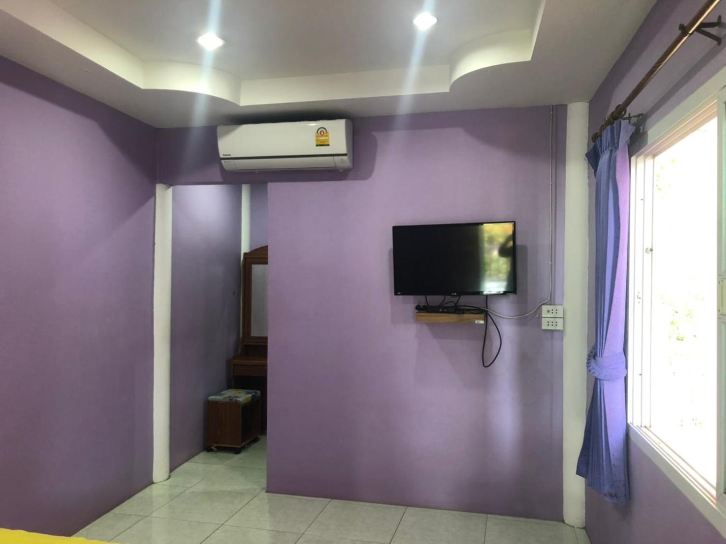 Three-Bedroom Bungalow photo 1