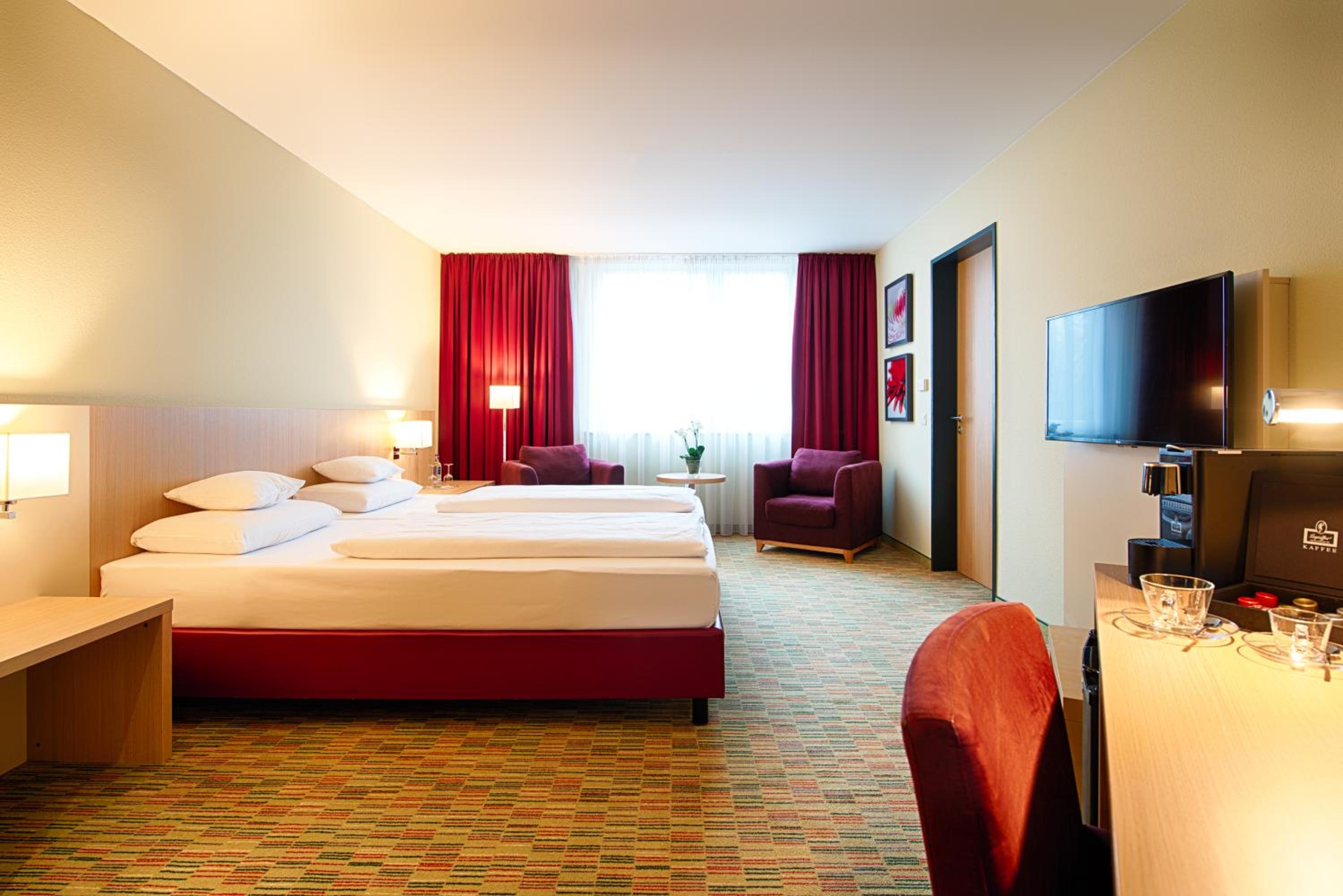 Deluxe Twin Room - Photo 2