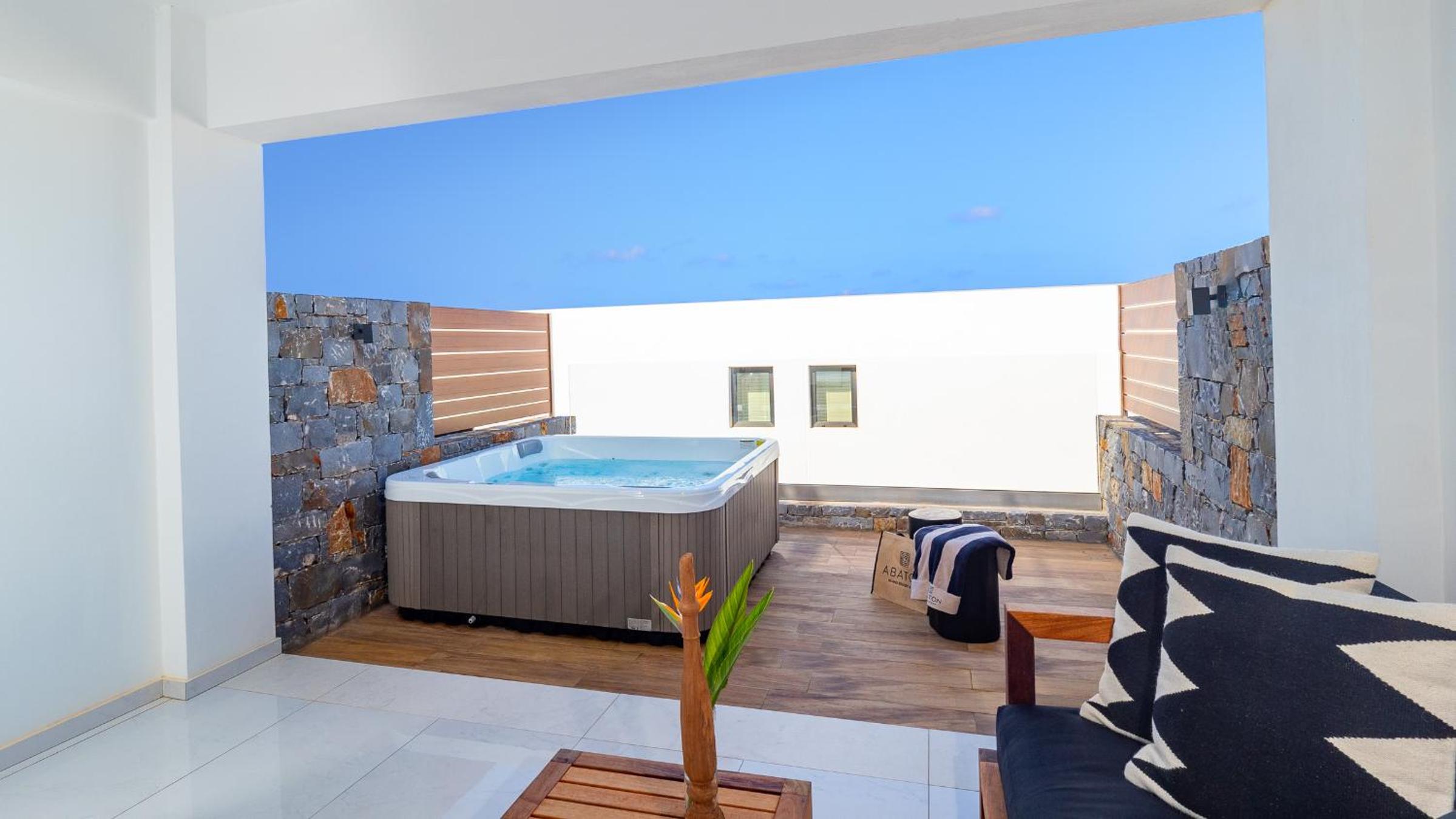 Luxury Guestroom with Private Spa Bath