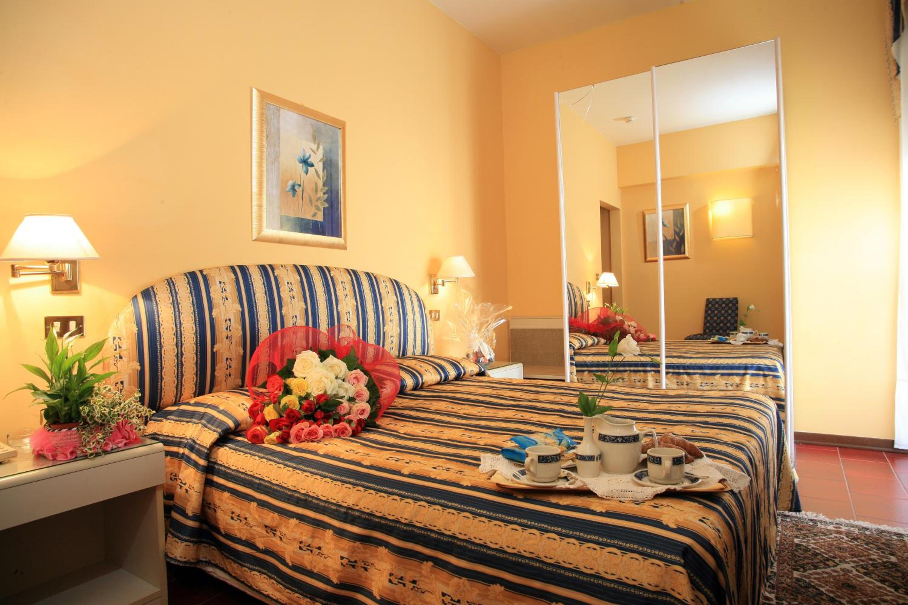 Standard Double or Twin Room photo 1