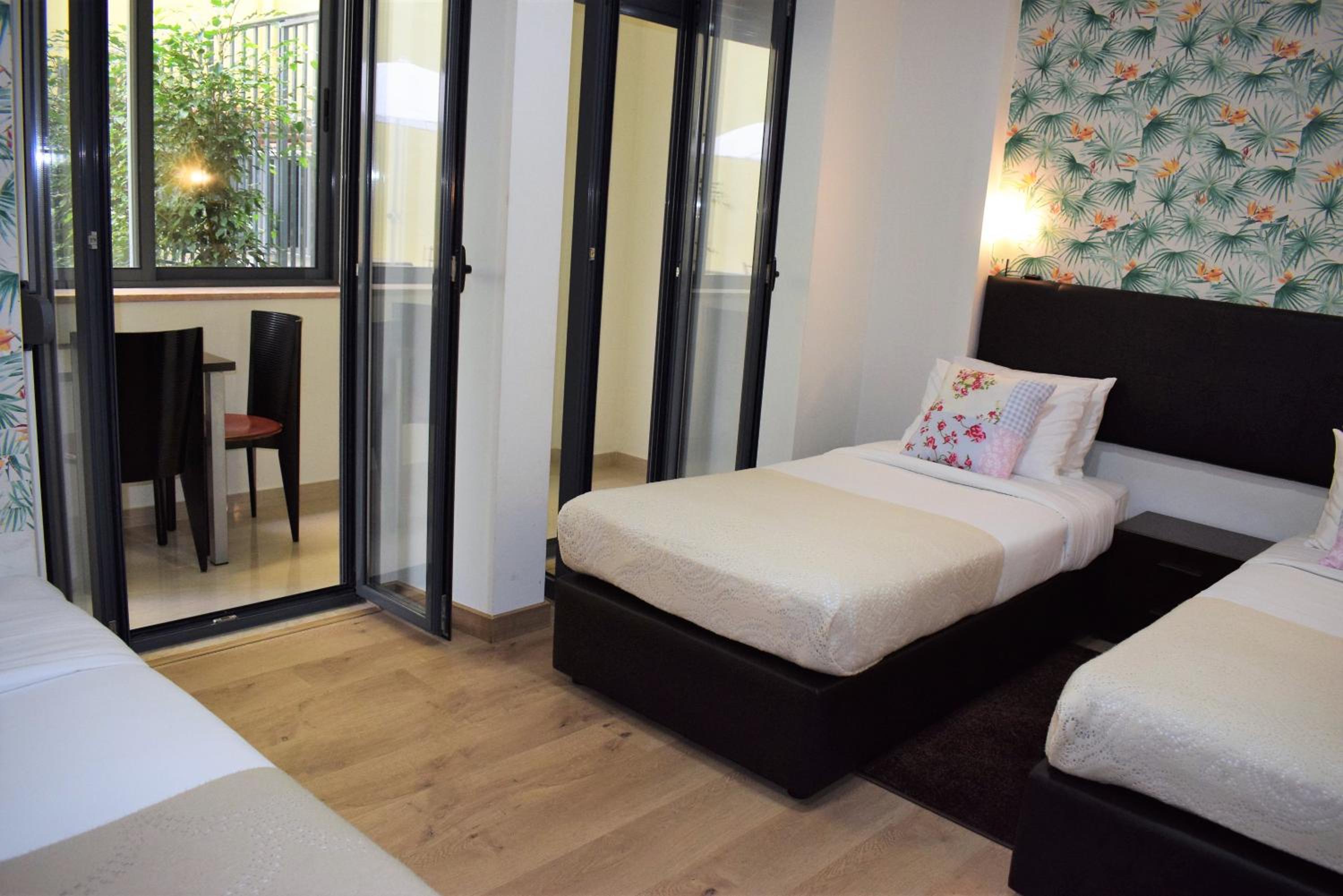 Triple Room with Private Bathroom photo 2