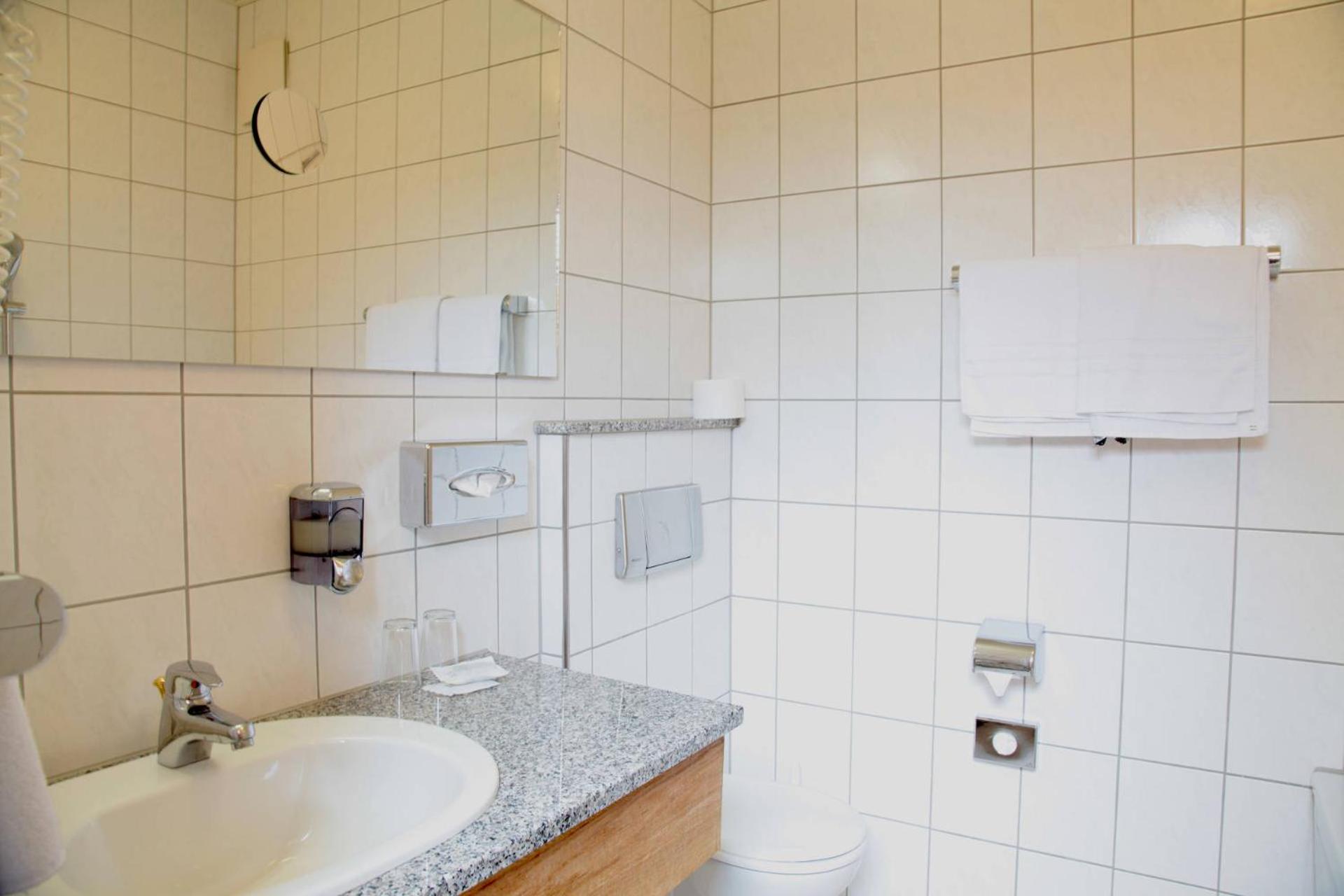 Double Room - Photo 8