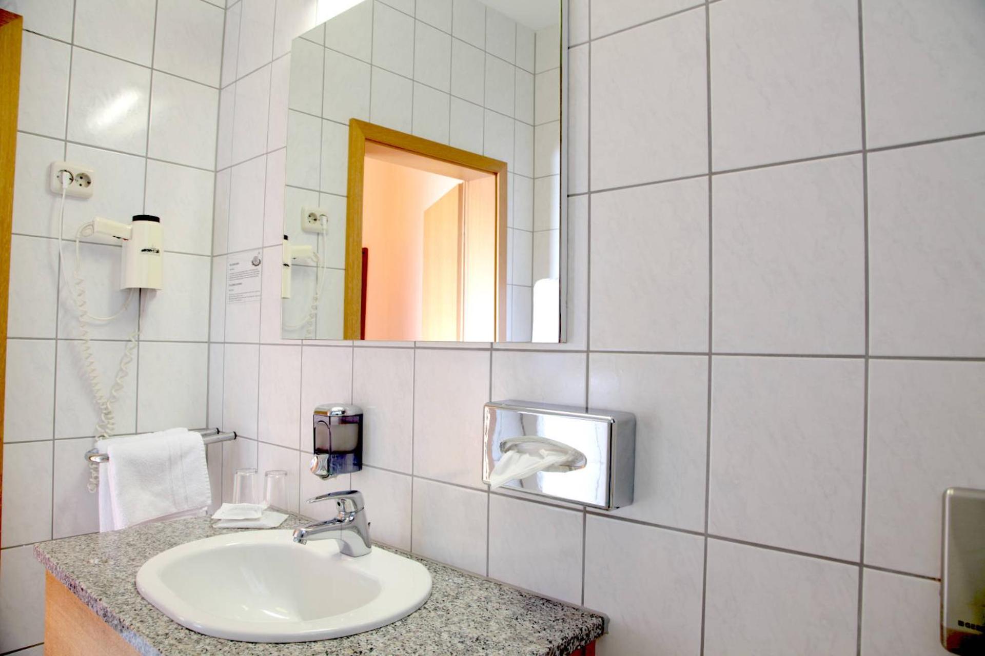 Double Room - Photo 17