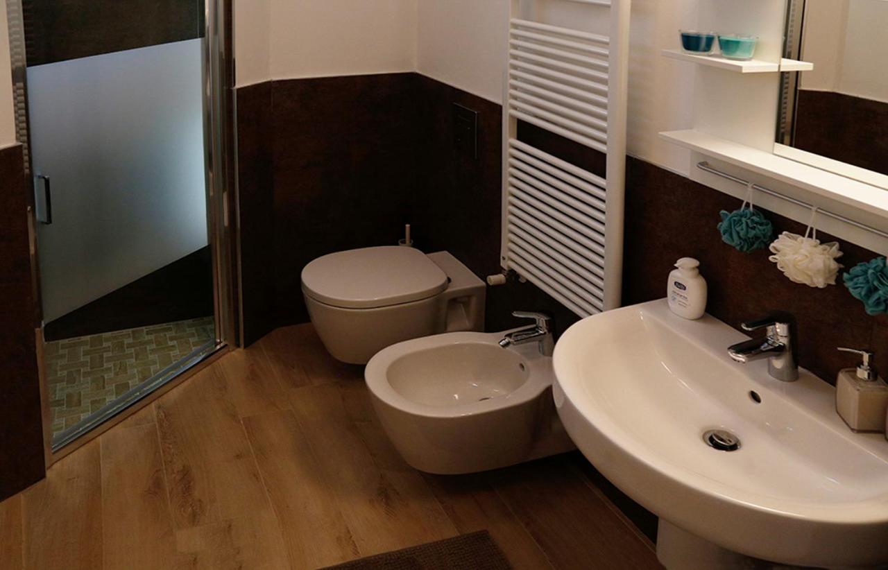 Single Room with Private Bathroom photo 3