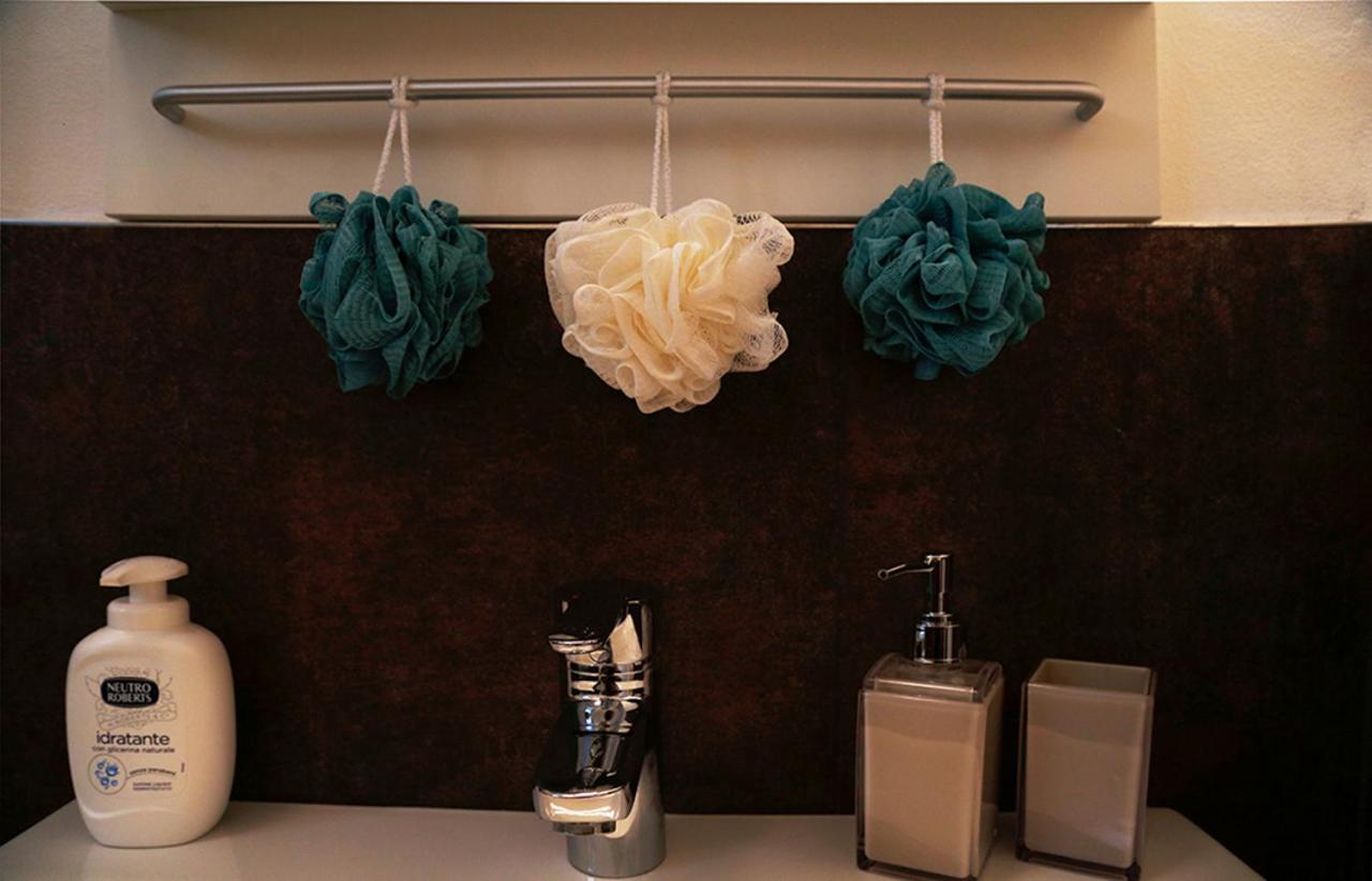 Single Room with Private Bathroom photo 2