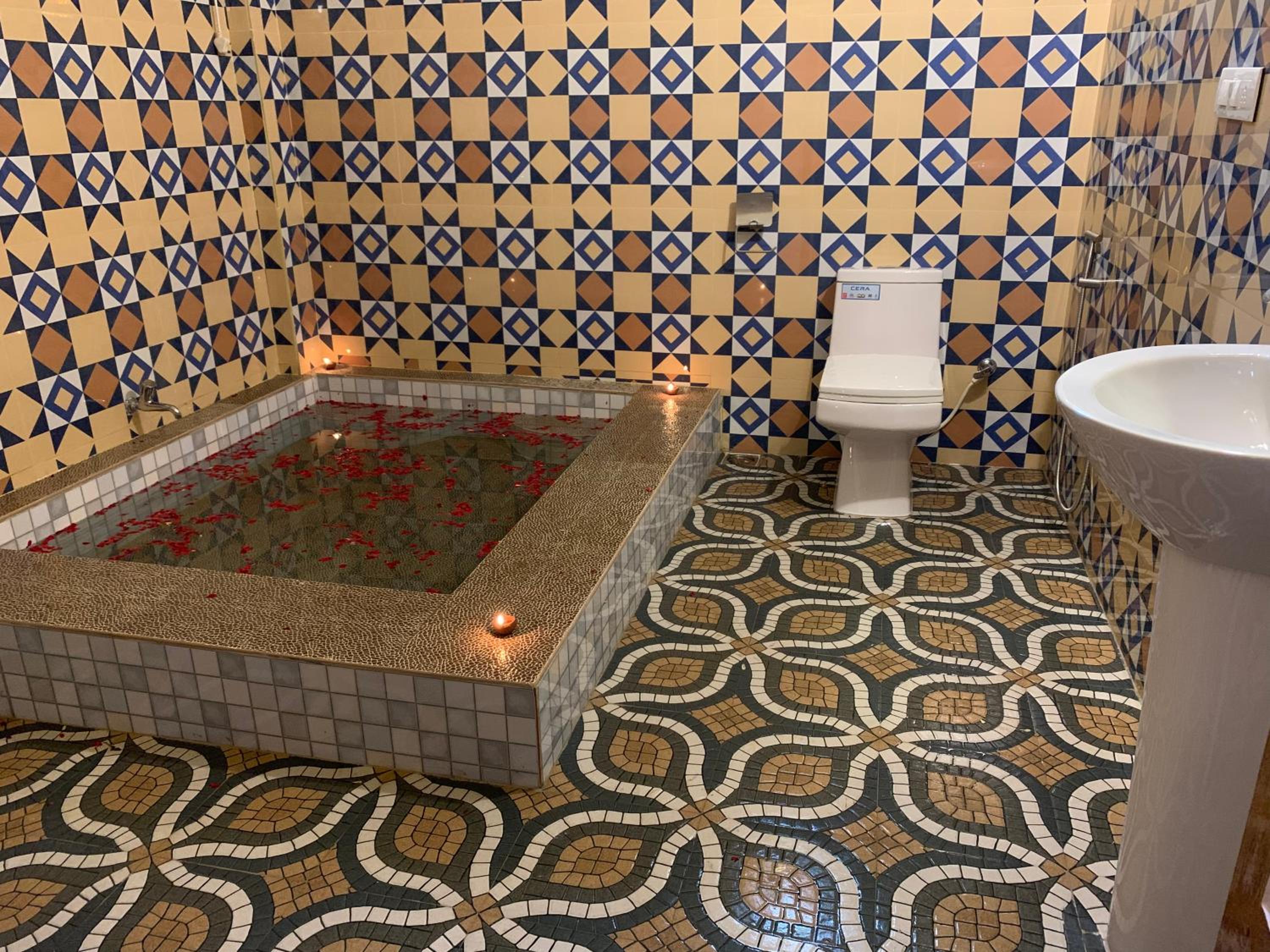 Deluxe Suite - Photo 5